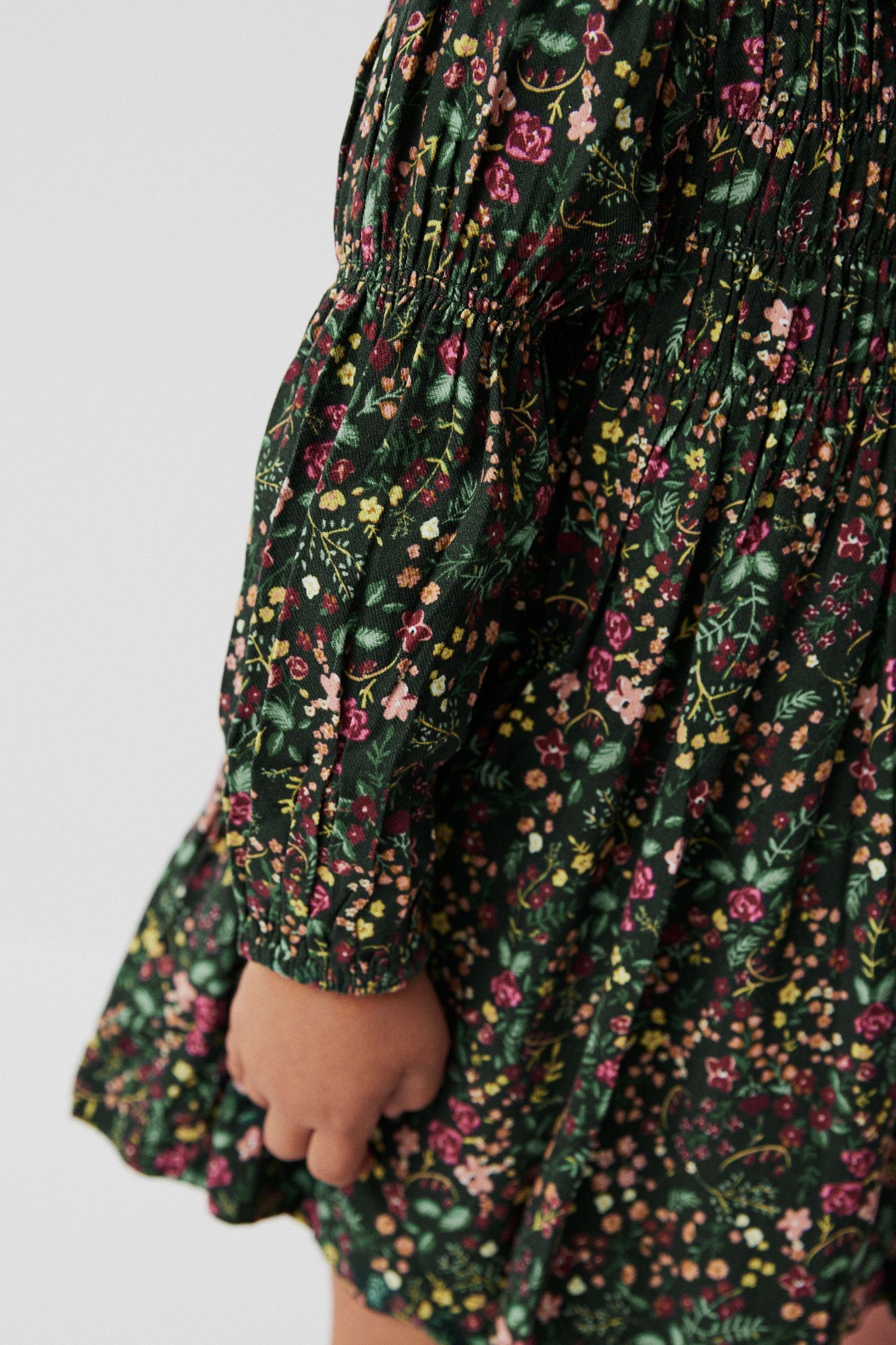 Next Smokkleid Gesmoktes Kleid mit Print (1-tlg)