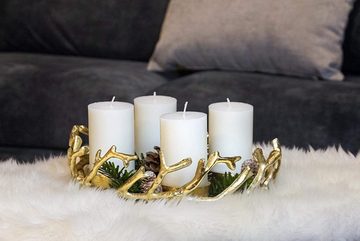 EDZARD Adventskranz Porus, (30 cm) Kerzenhalter für Stumpenkerzen, Adventsleuchter als Weihnachtsdeko für 4 Kerzen á Ø 6 cm, Kerzenkranz als Tischdeko mit Gold-Optik, vernickelt