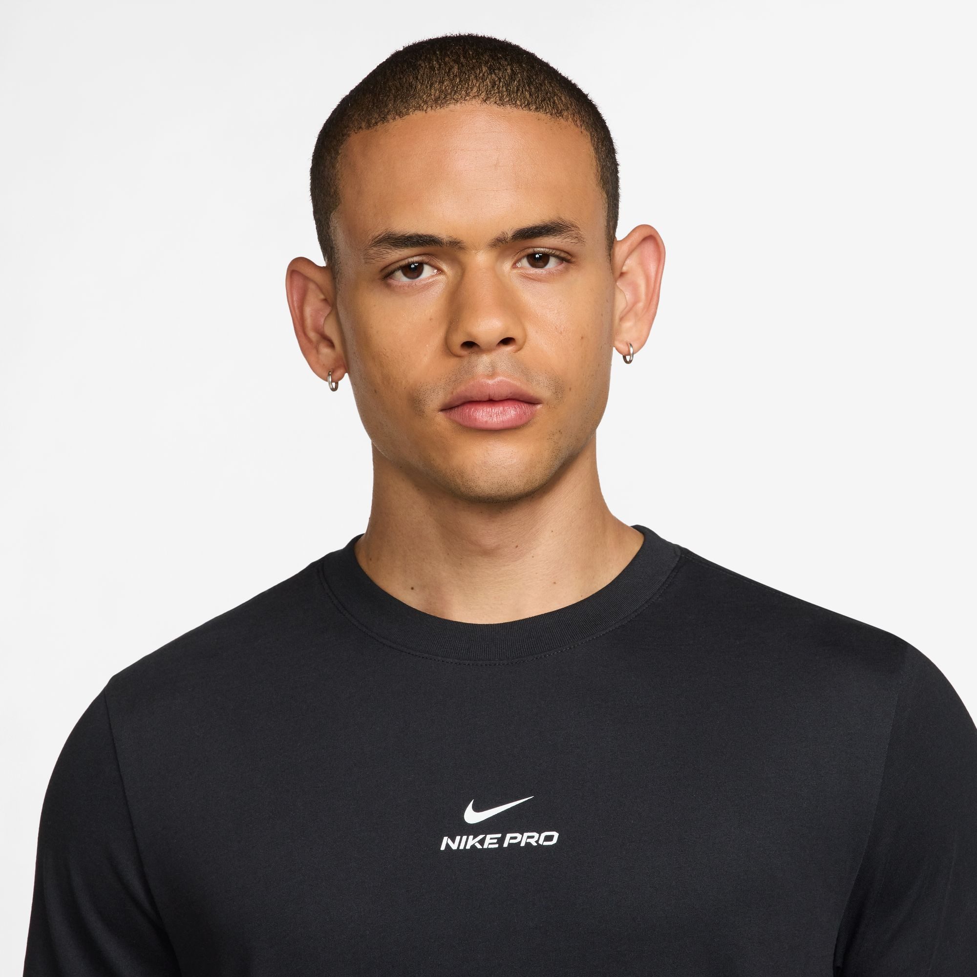 Nike T-Shirt M NK DF TEE STD PRO Kurzarm-Design, mit Rundhalsausschnitt, unifarbenes Design