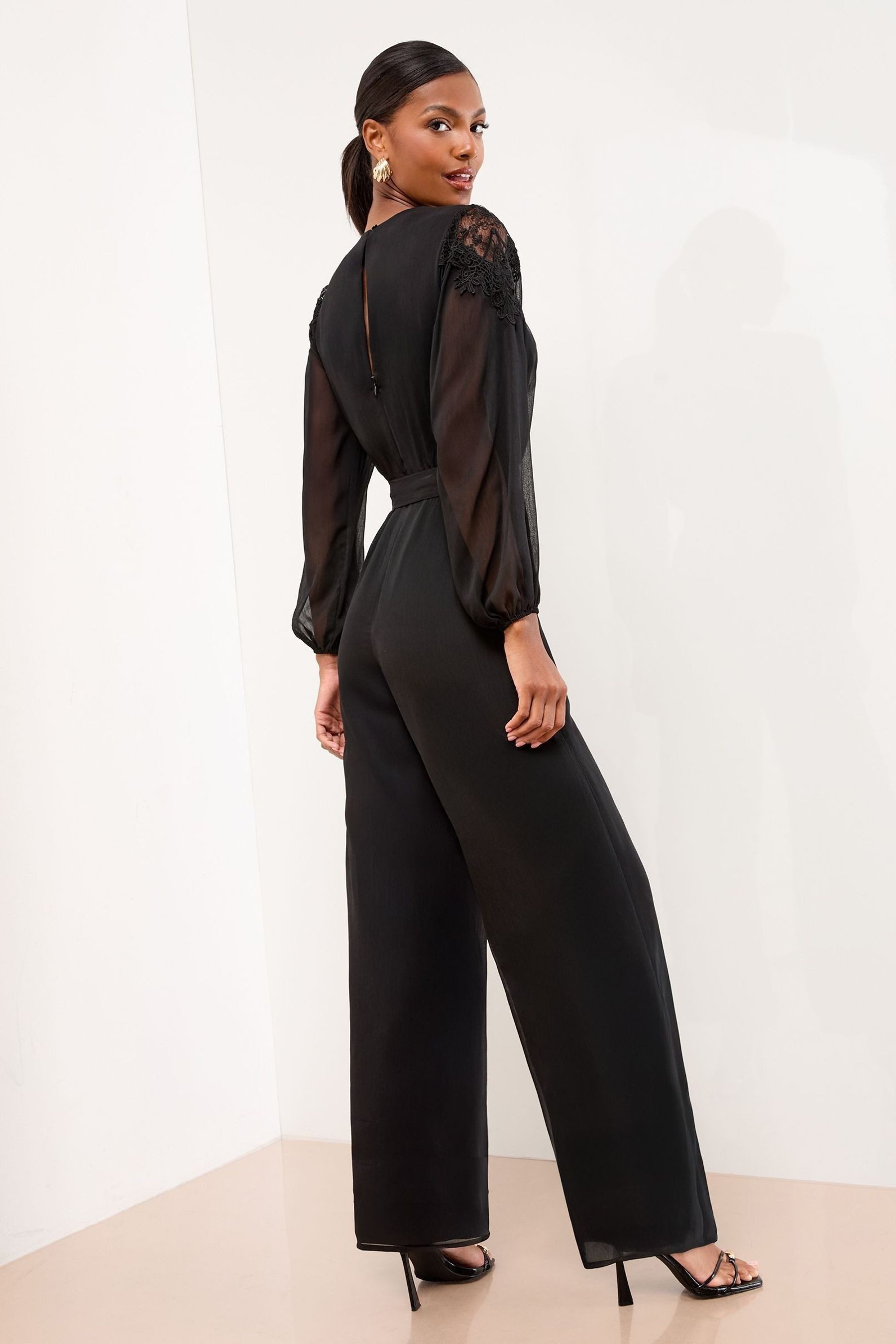 LIPSY Jumpsuit Lipsy Langärmeliger Spitzen-Jumpsuit (1-tlg) günstig online kaufen