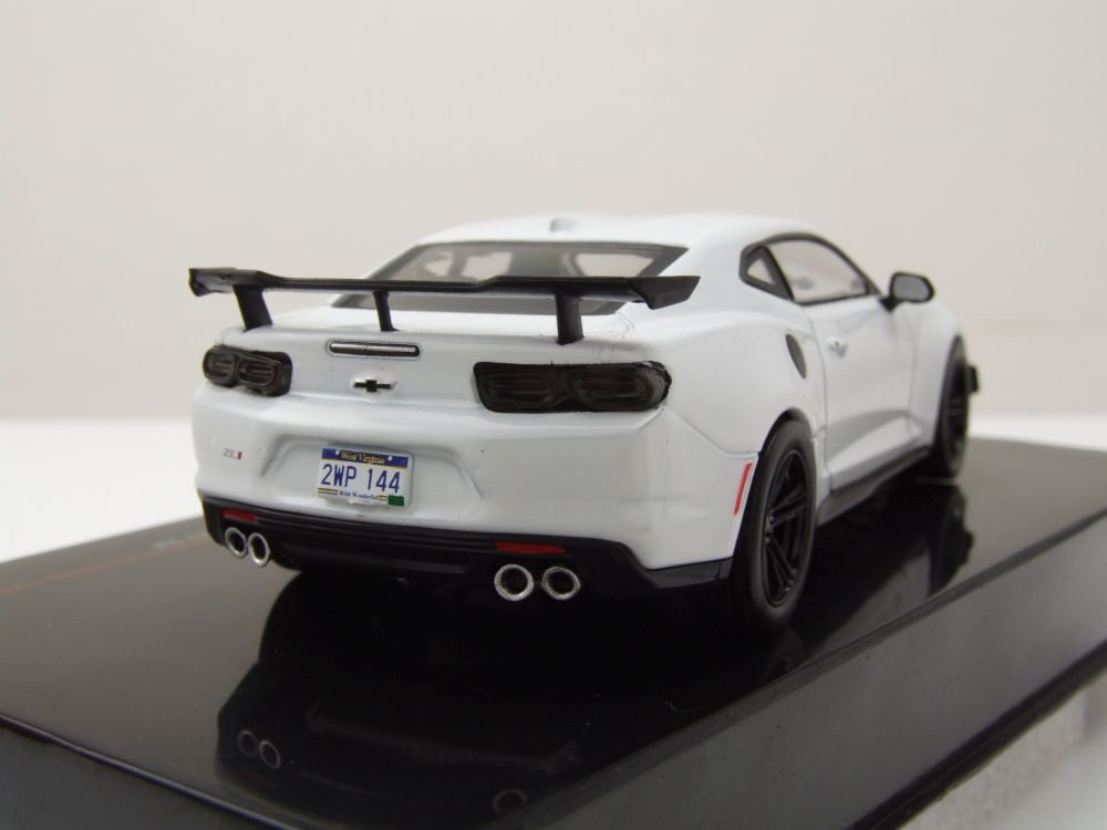 ixo Models Modellauto Chevrolet Camaro ZL1 2019 weiß schwarz, Maßstab 1:43
