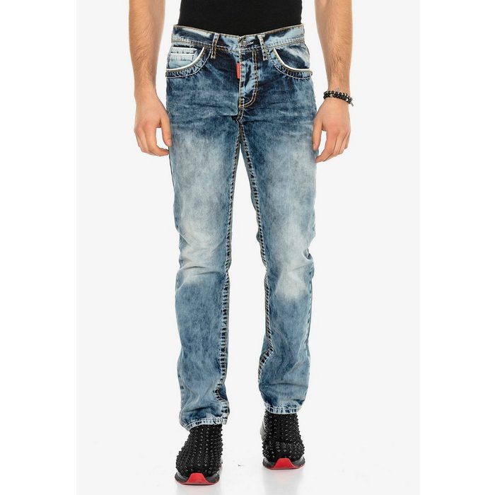 Cipo & Baxx Bequeme Jeans mit Kontrastnähten in Straight Fit