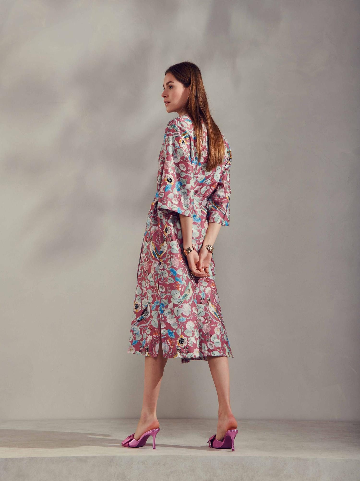 Essenza Kimono Ilona Aleste, Langform, Baumwolle, Kimono-Kragen, Gürtel, aus Bio-Baumwolle mit wunderschönem Blumenprint