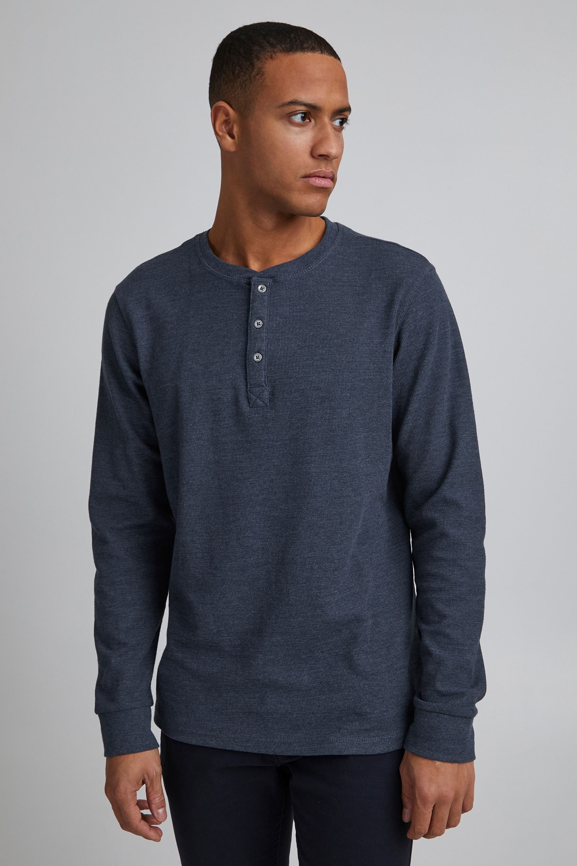 Blend Langarmshirt BHBhnoble Klassisches Langarmshirt mit Rundhalsausschnitt und Knopfleiste