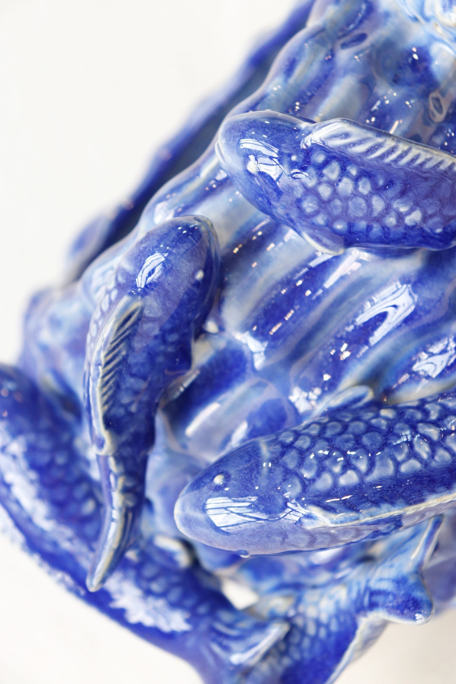 FURNARO Übertopf, mit plastischen Fischdekor in blau aus Keramik ø27x16cm