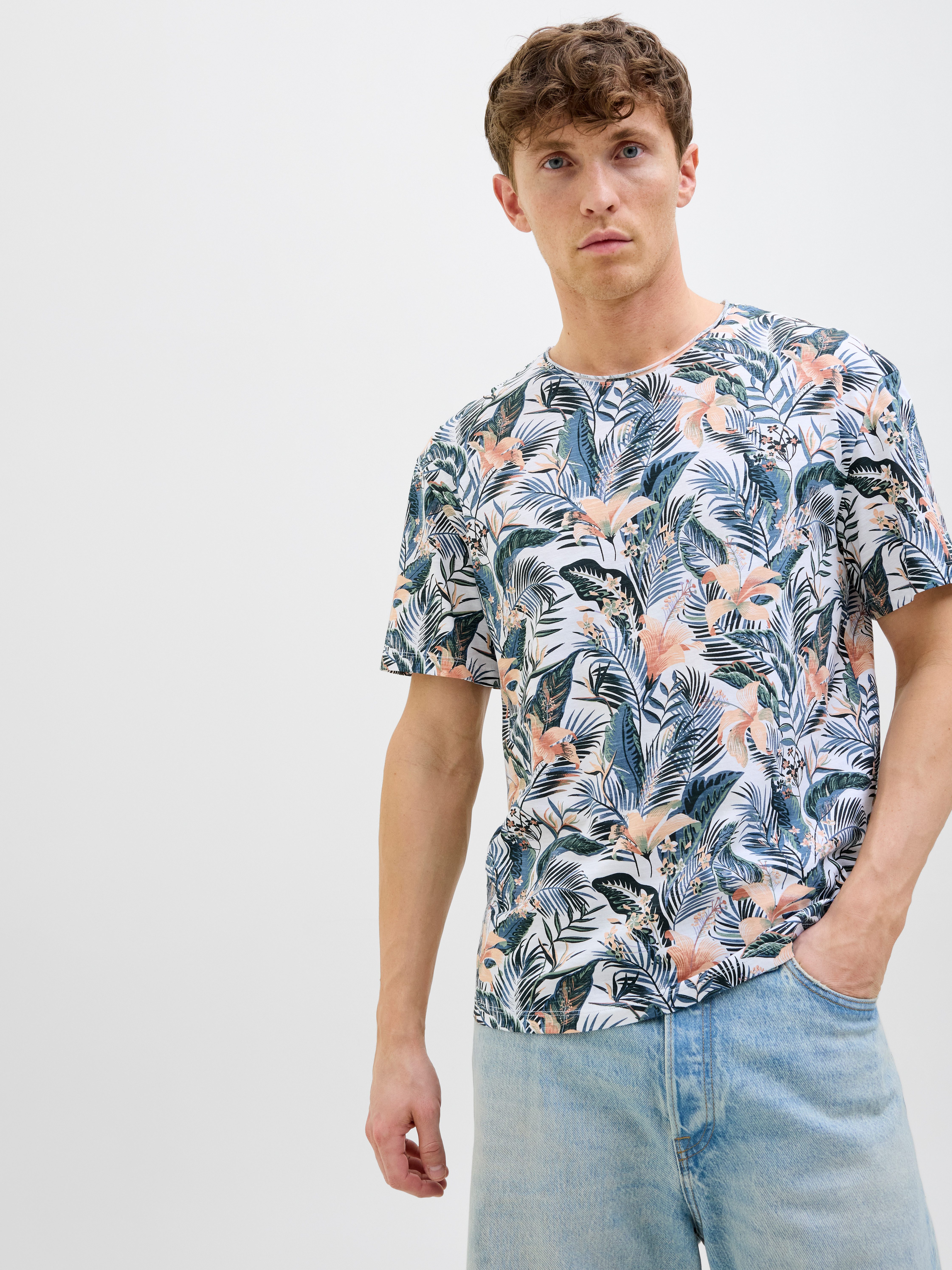 Jack & Jones Rundhalsshirt JJEBRYAN AOP günstig online kaufen