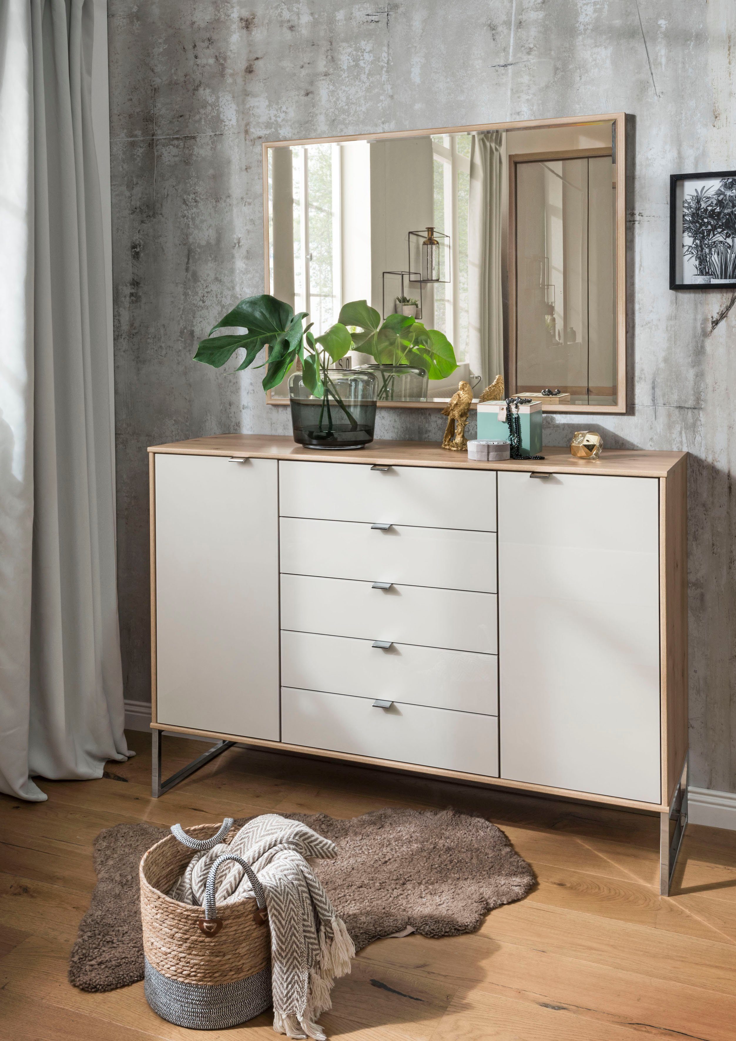 WIEMANN Kombikommode Barcelona, mit eleganten Glasfronten und Kufen