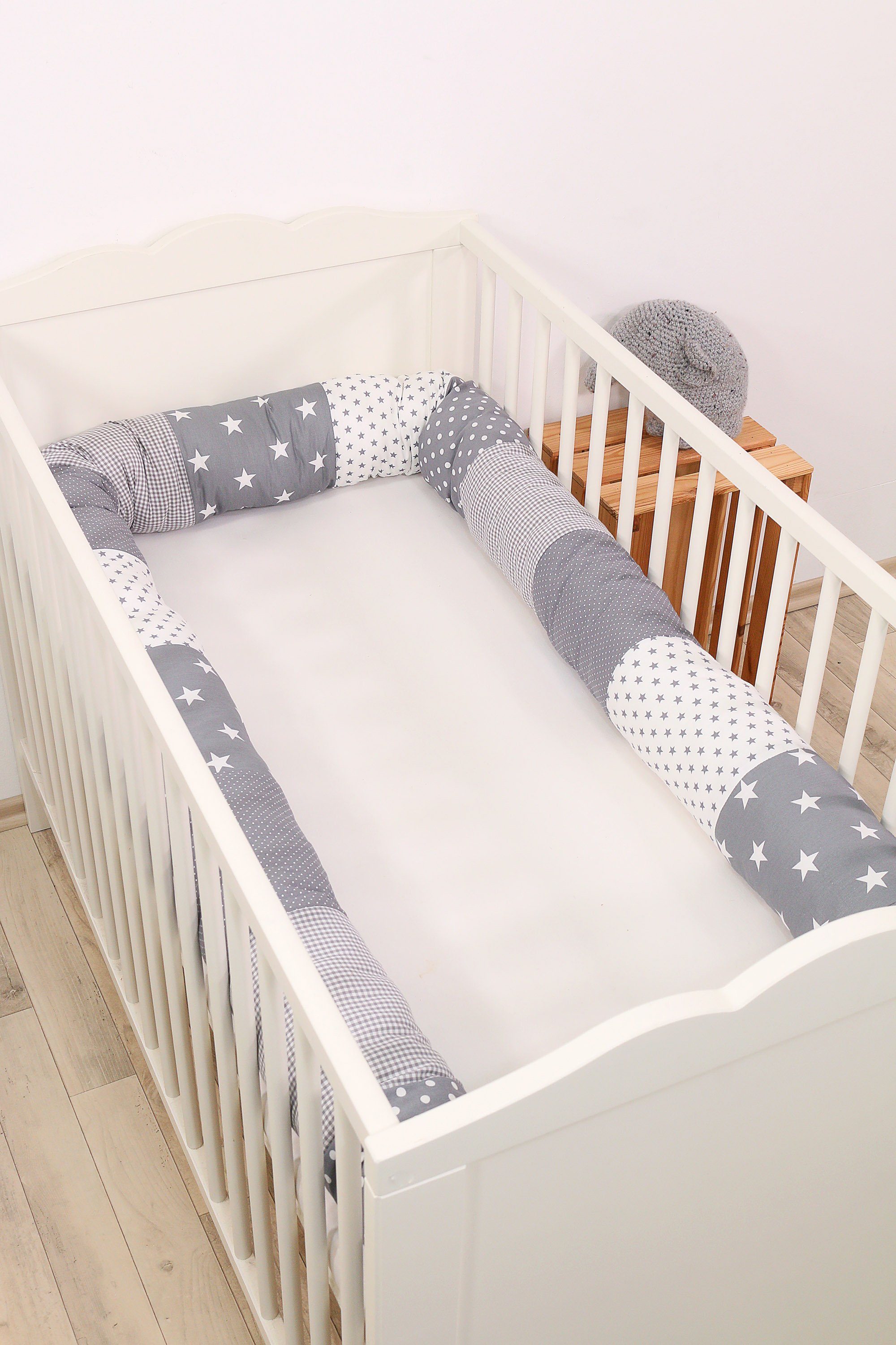 Bettschlange Nestchen für Babybett mit Sternen in Altrosa und Grau 