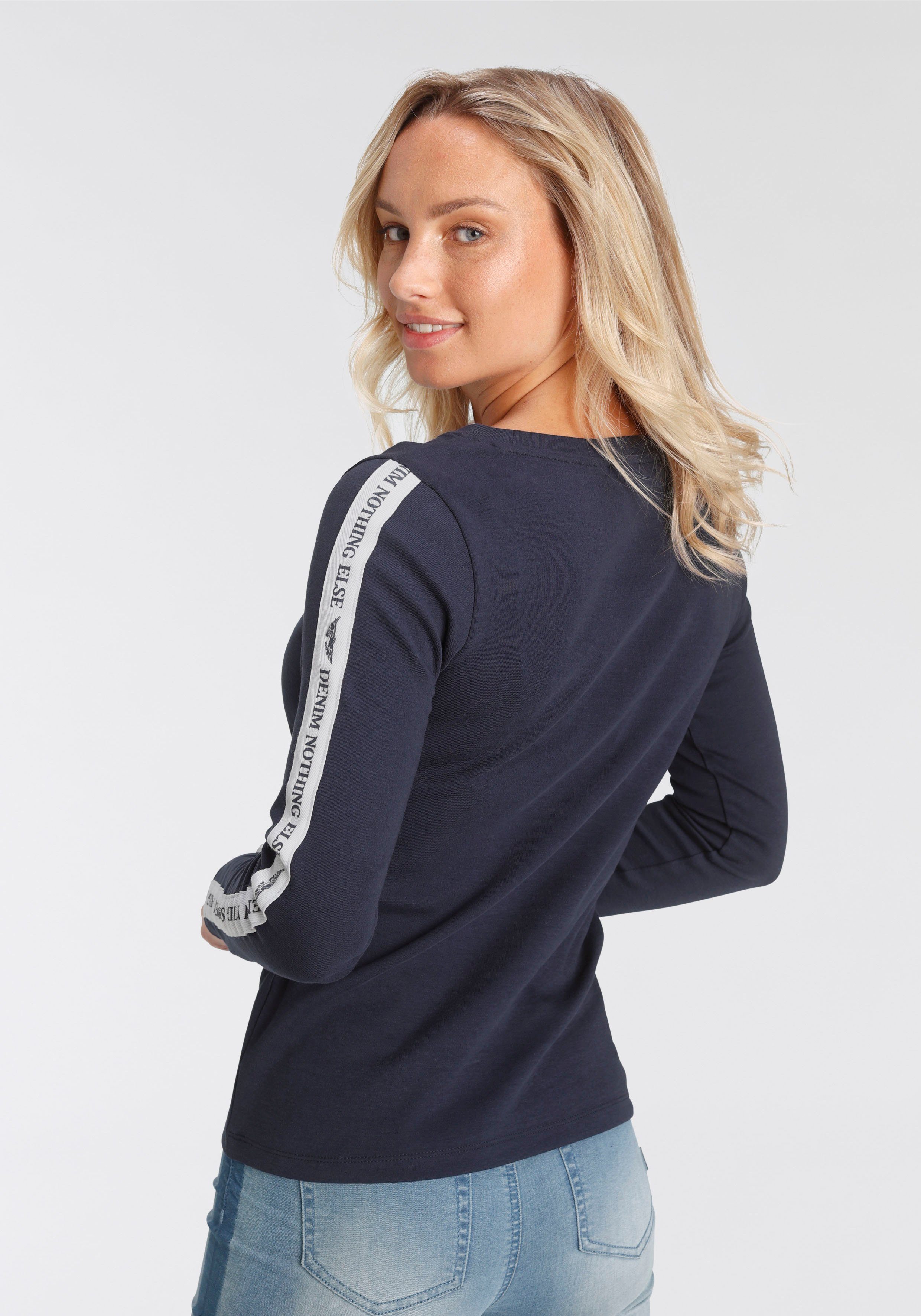 Arizona Langarmshirt langärmelig, figurbetont, unifarben mit Farbeinsätzen