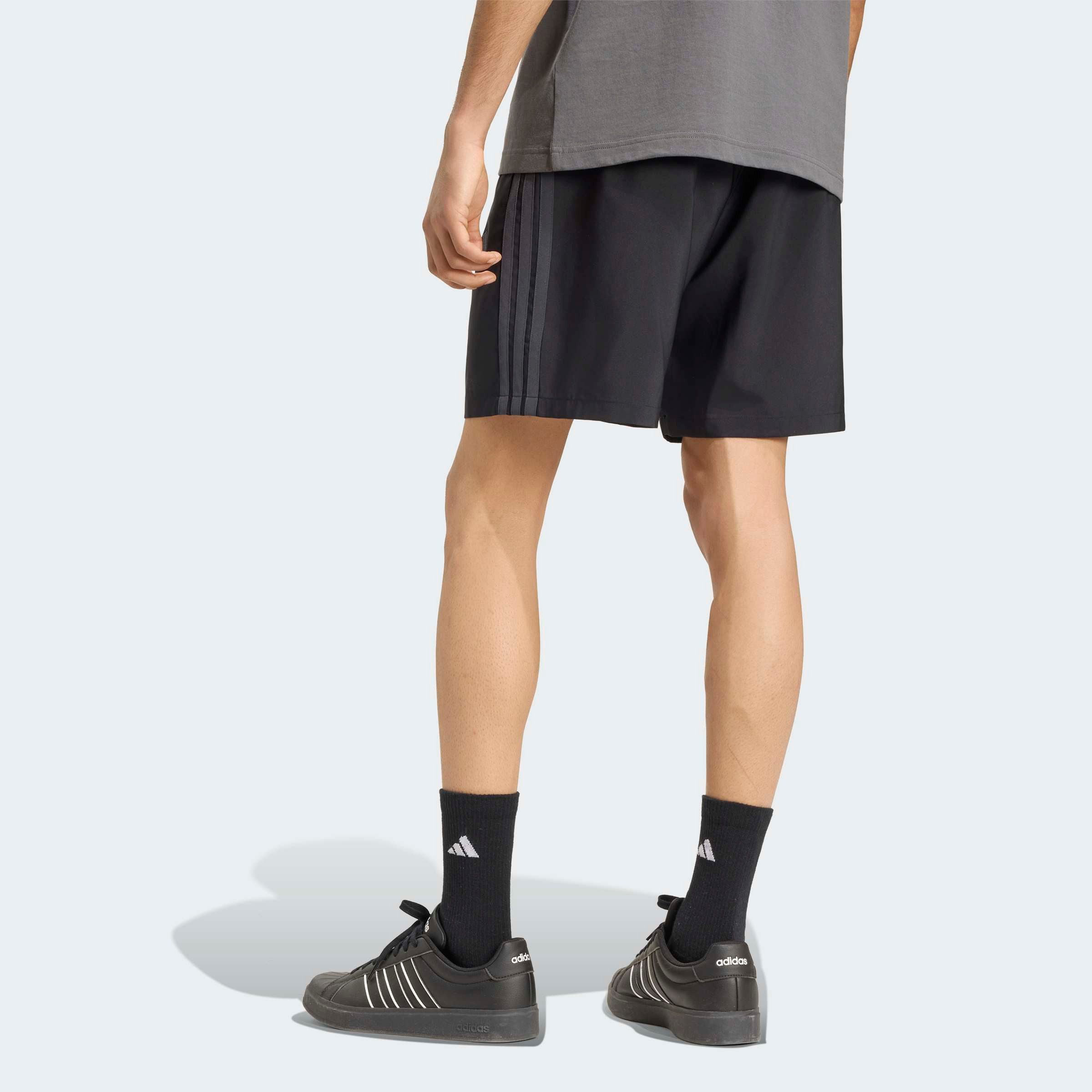 adidas Sportswear Shorts ESSENTIALS 3-STREIFEN CHELSEA LITE, GEWEBT