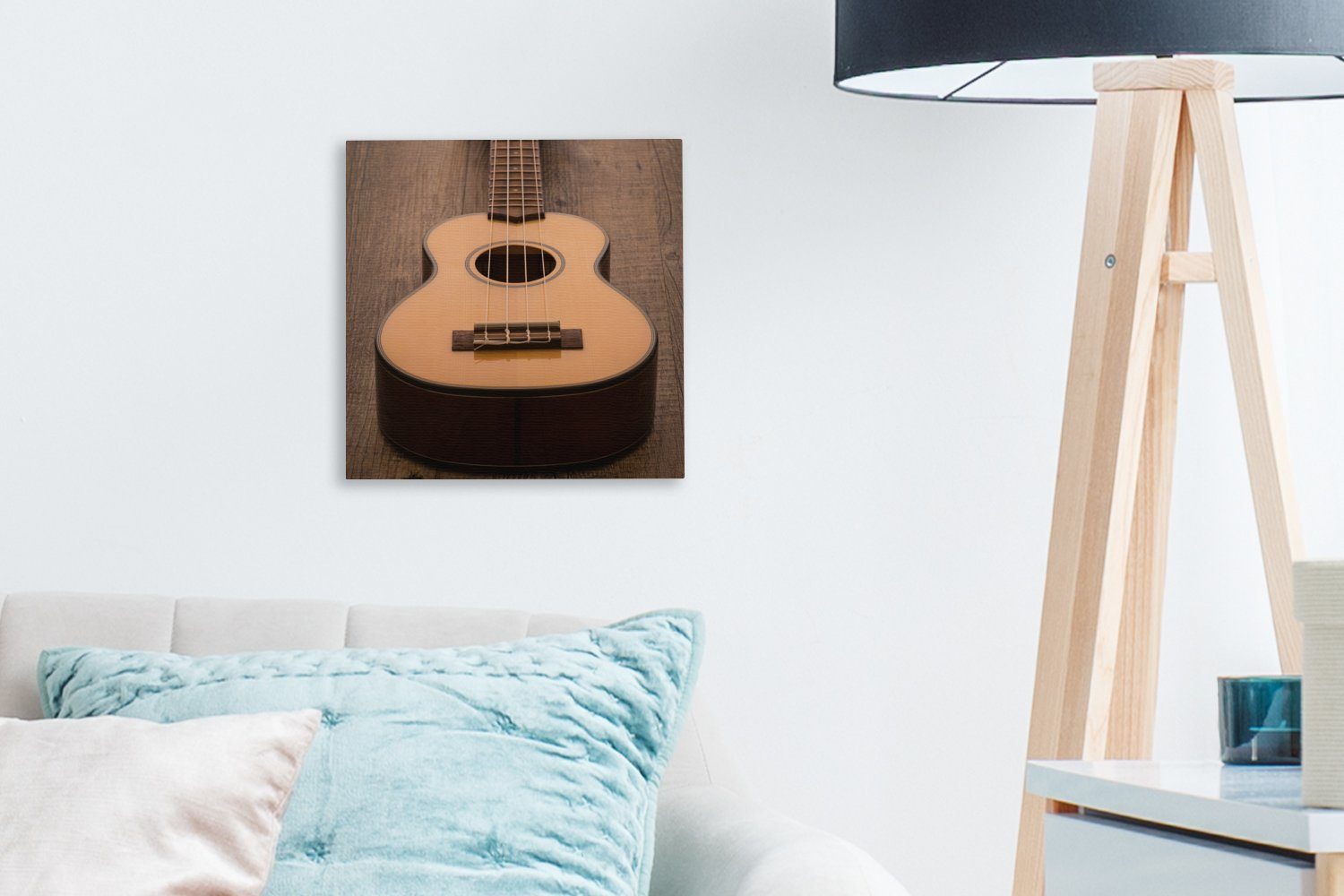 auf Wohnzimmer St), (1 Leinwandbild OneMillionCanvasses® Schlafzimmer Holztisch, Leinwand Akustische für Bilder einem Gitarre