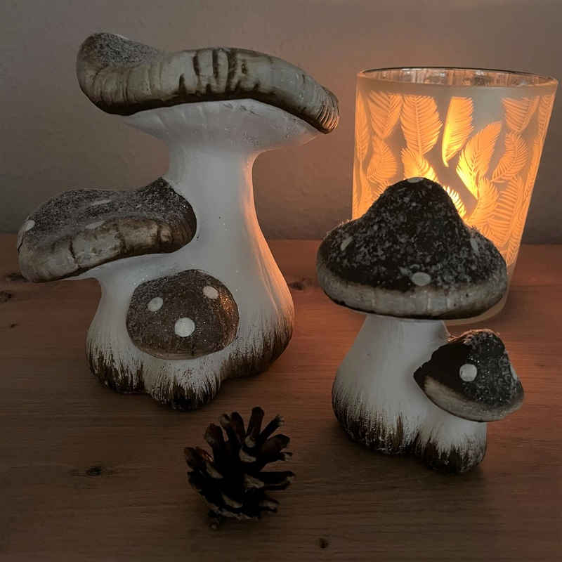 Online-Fuchs Dekoobjekt 2er Set dekorative Pilze mit leichtem Glitzerschnee Herbstdeko (aus Polyresin gefertigt, 5 Pilze die in zwei Figuren verschmolzen sind), Maße (HxBxT) 15/10,5x10,5/6,5x13/8