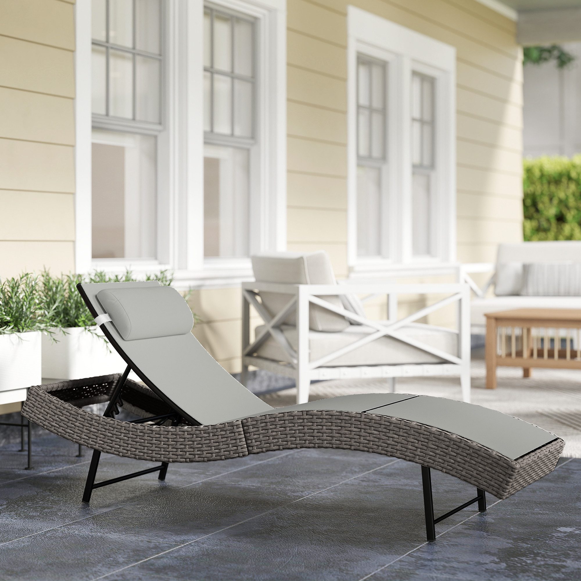 Outsunny Gartenliege mit 5-fach verstellbare Rückenlehne, Kopfstütze, Relaxliege, 1 St., Sonnenliege, für Garten Pool Hellgrau