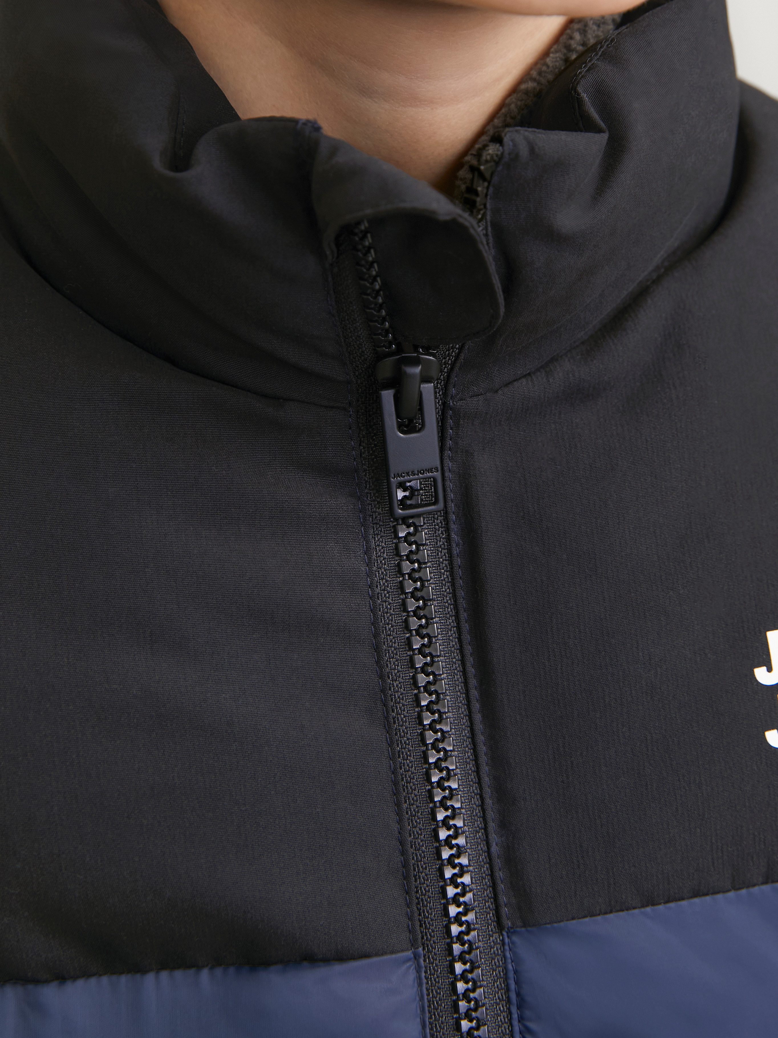 Jack & Jones Junior Steppweste JJETOBY einfach kombinierbar, gefüttert, stylisch colorblocking, casual, regular fit, Stehkragen