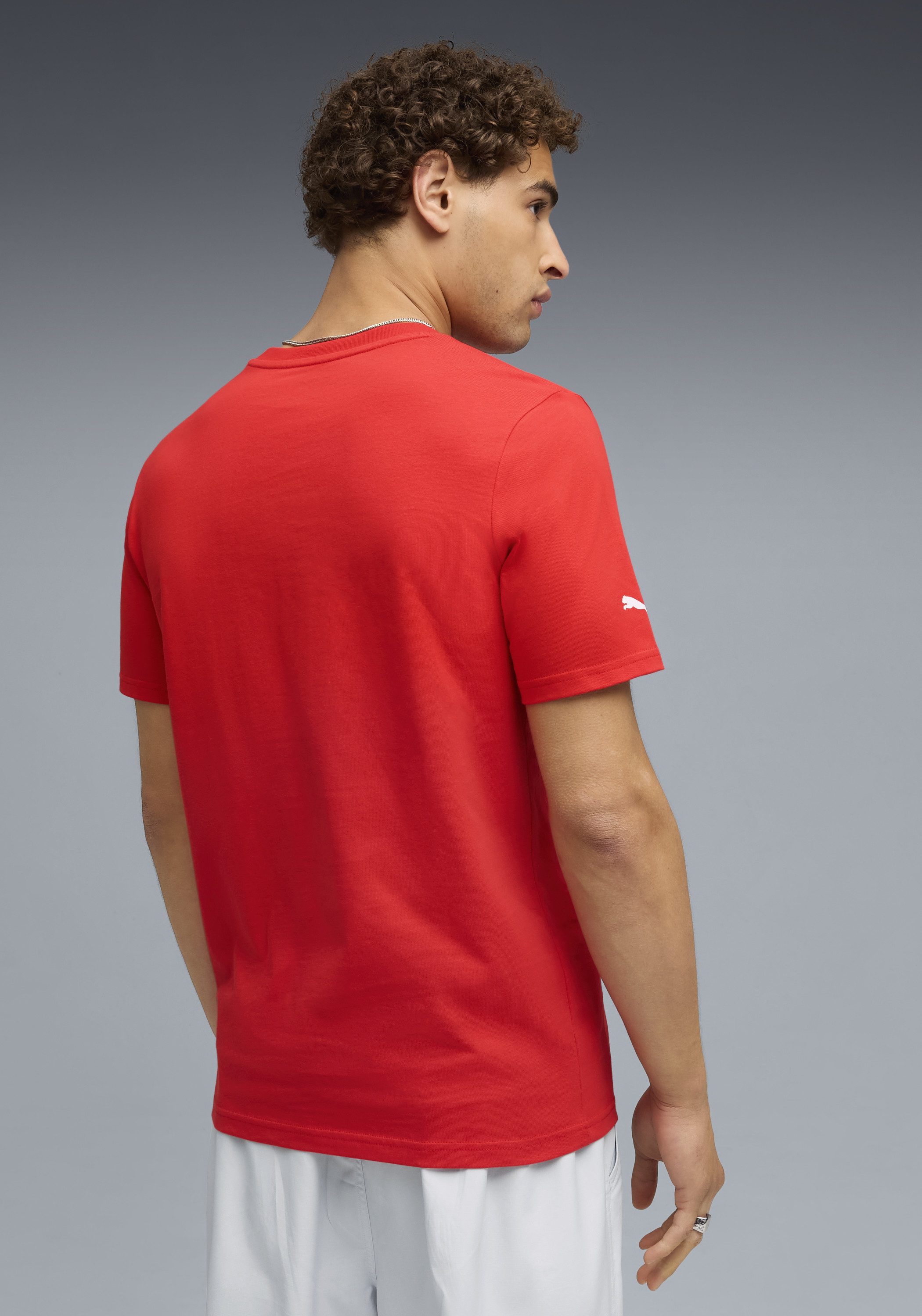 PUMA T-Shirt F1 ESS LOGO TEE 180G Regular Fit, Kurzarm, für Motorsport-Fans, mit Rundhalsausschnitt