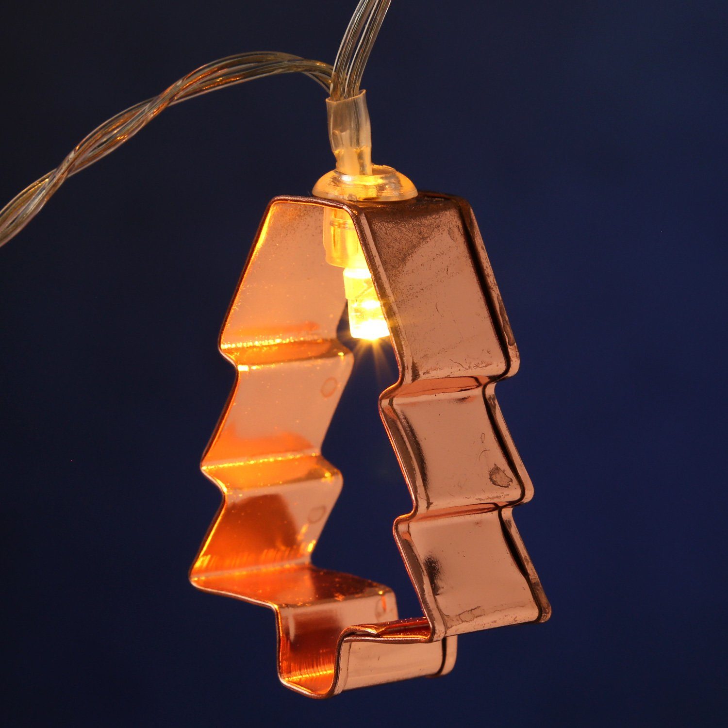 MARELIDA LED-Lichterkette Backförmchen Keksausstecher Baum Tannen kupferfarbene Plätzchen, 8-flammig