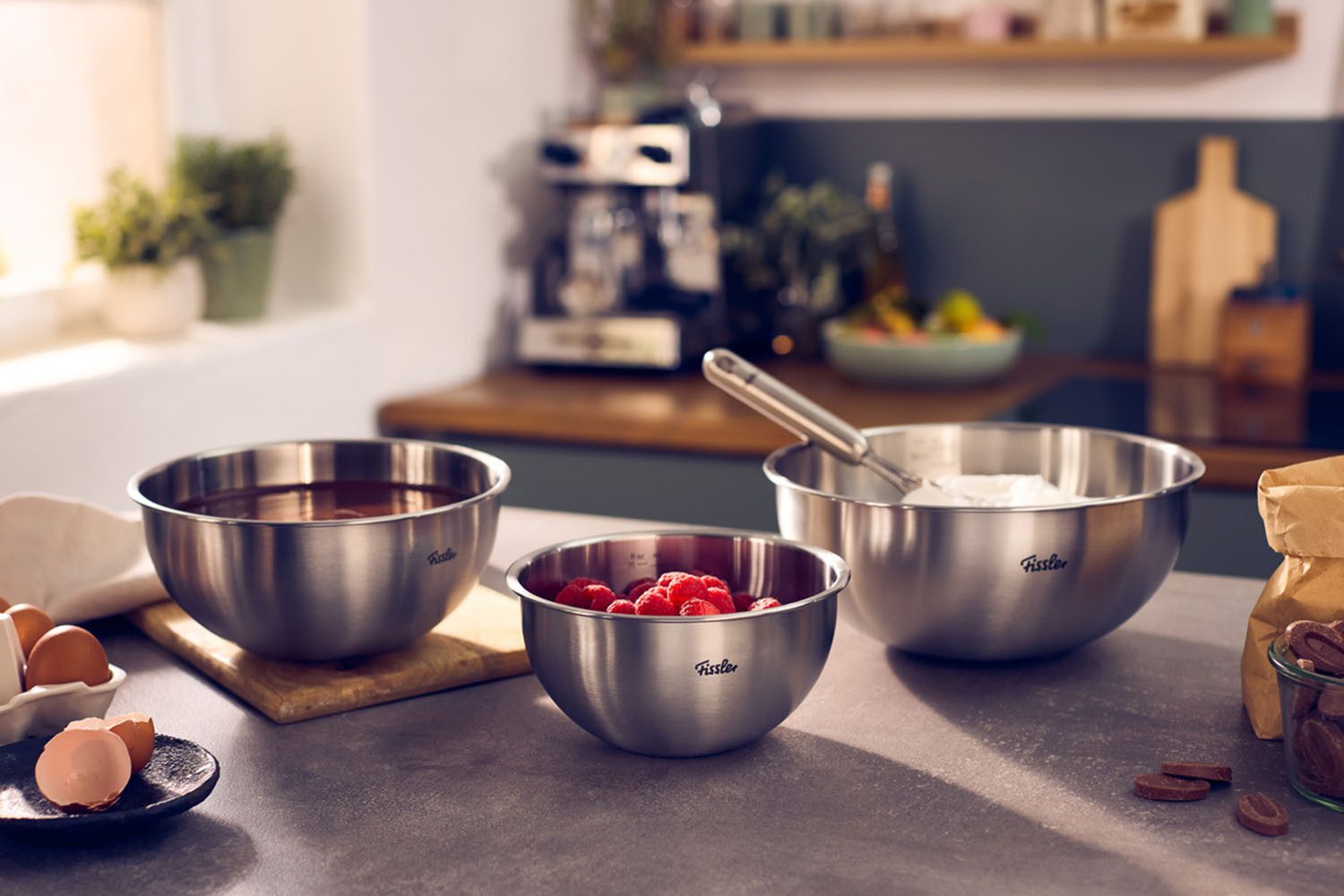 Fissler Schüssel Fissler Essential® Edelstahl-Schüssel, Edelstahl 18/10, mit integrierter Mess-Skala, stapelbar für platzsparende Aufbewahrung