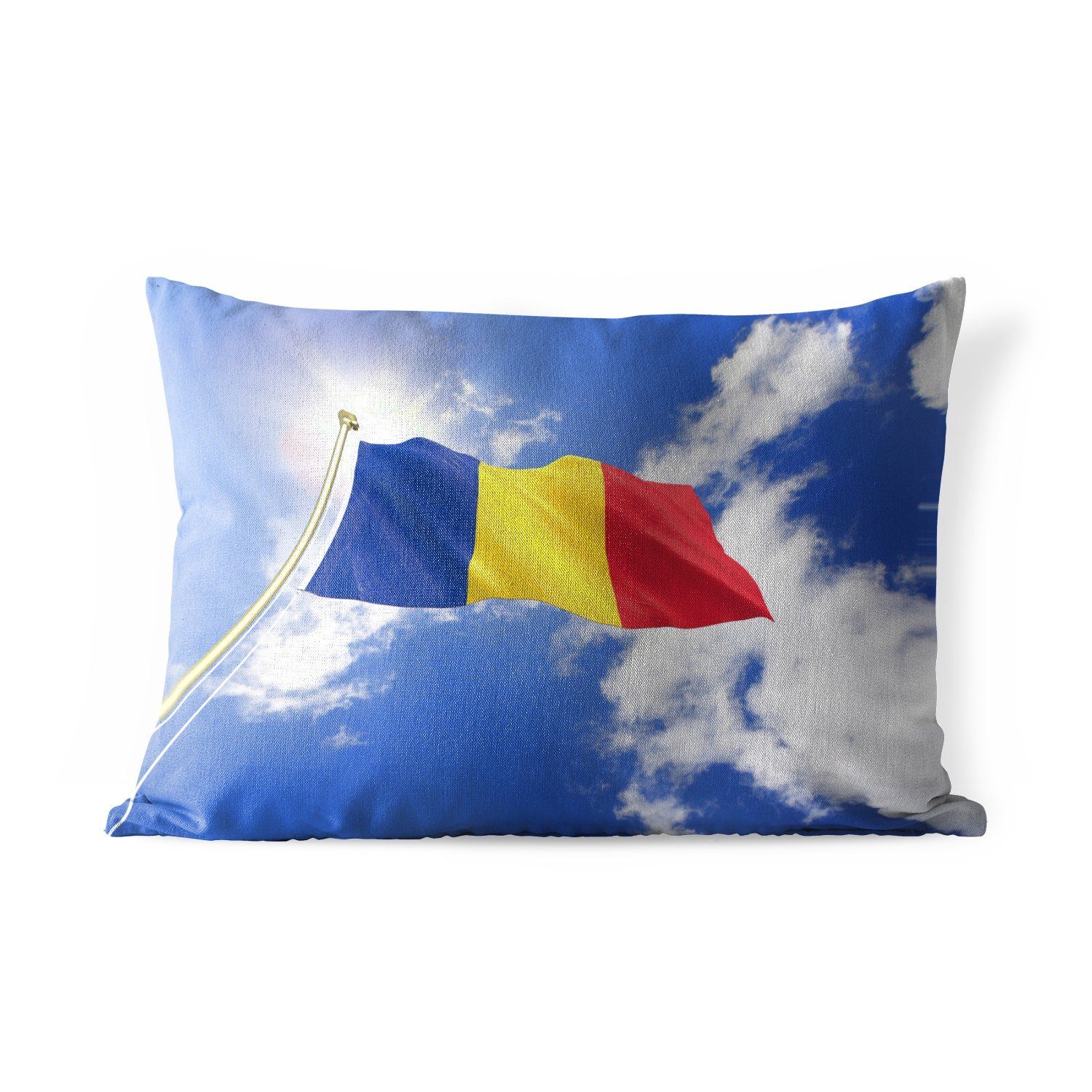 MuchoWow Dekokissen Rumäniens Flagge weht am Himmel, Outdoor-Dekorationskissen, Polyester, Dekokissenbezug, Kissenhülle