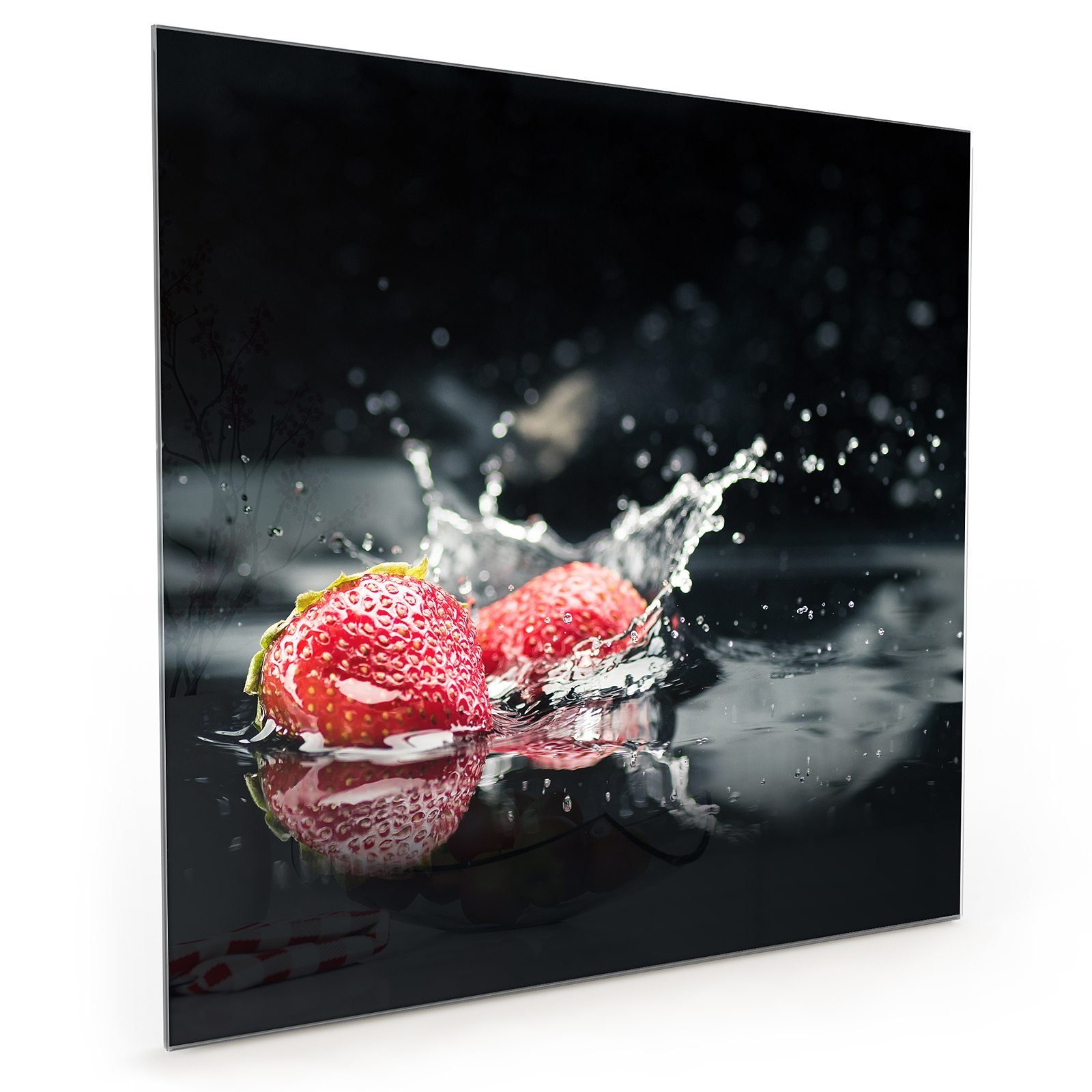Primedeco Küchenrückwand Küchenrückwand Spritzschutz Glas mit Motiv Erdbeeren im Wasser Splash