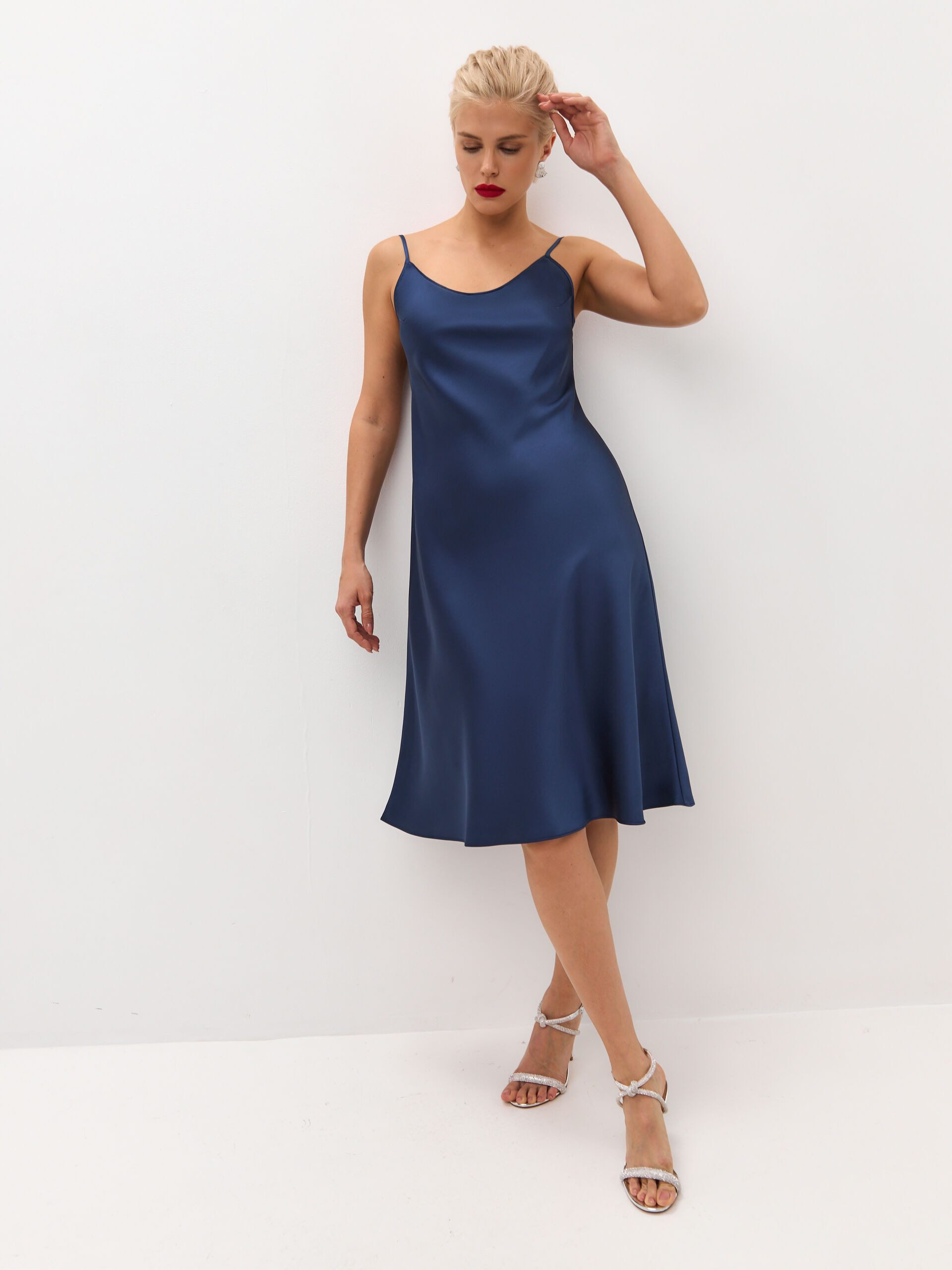 SERENA SILUETA Cocktailkleid Grace (1-tlg) aus Satin, mit verstellbaren Trägern
