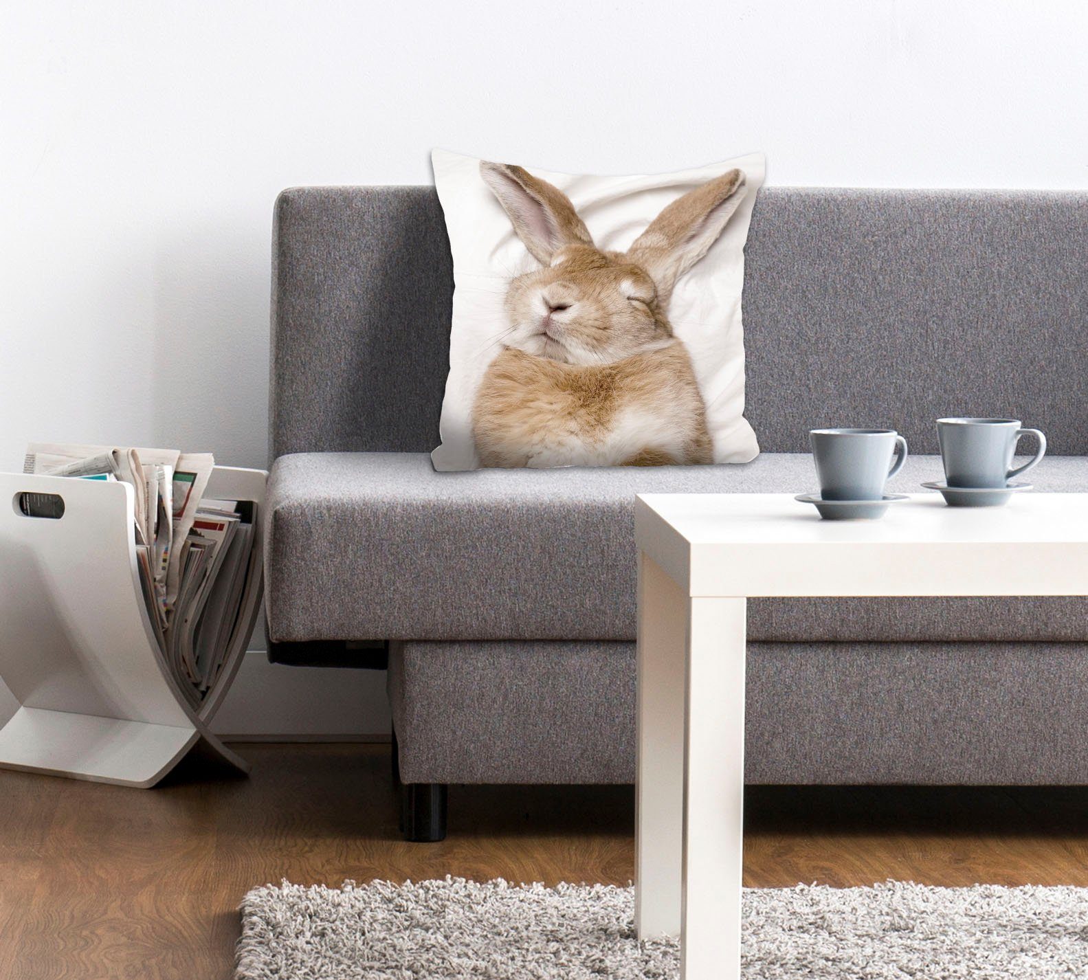queence Dekokissen Ketut, mit einem schlafenden Hasen