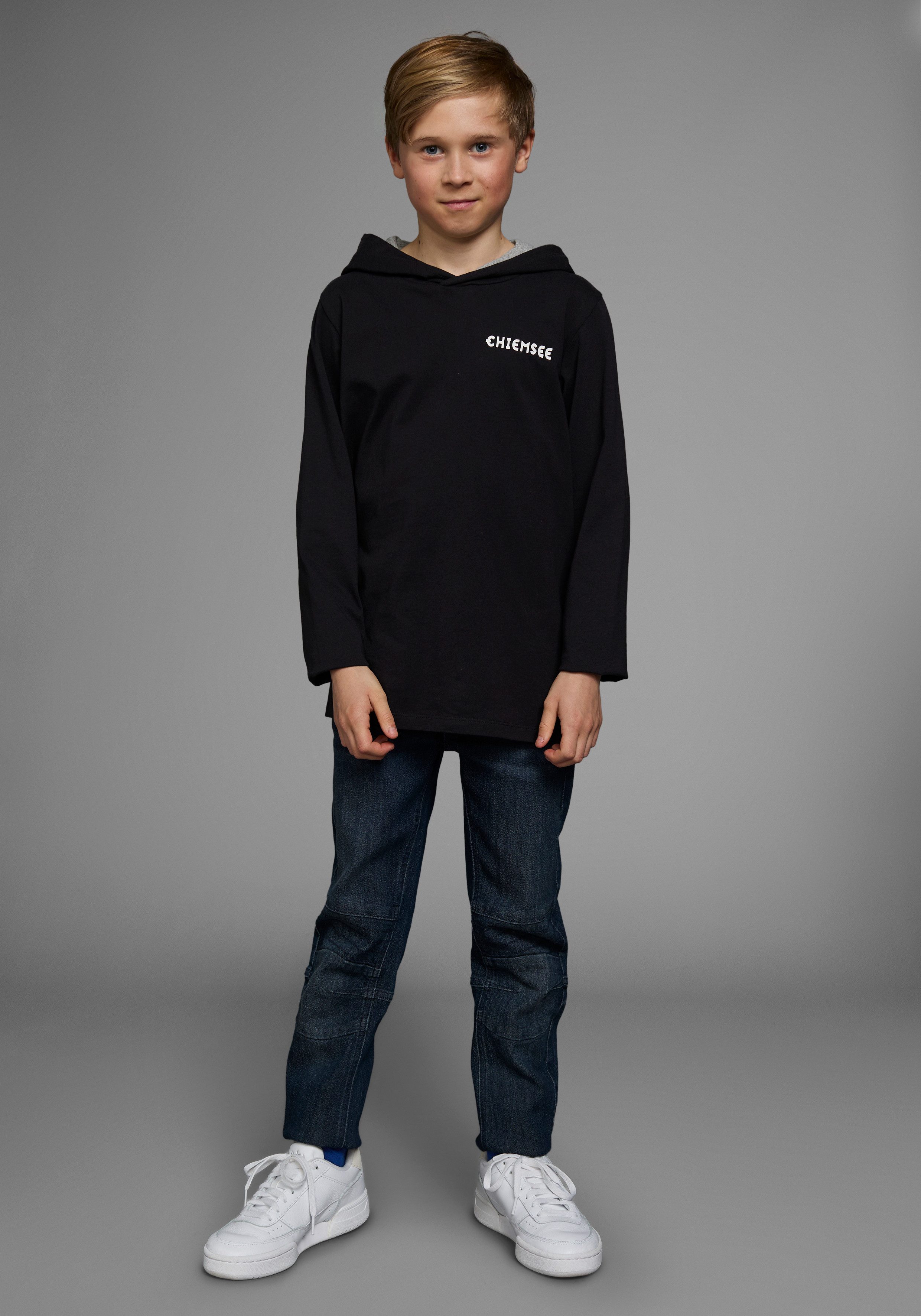 Chiemsee Kapuzenshirt Langarmshirt mit Kapuzendruck Langarm, Basic-Passform, bedruckt, aus 100% Baumwolle – Bild 4 von 5