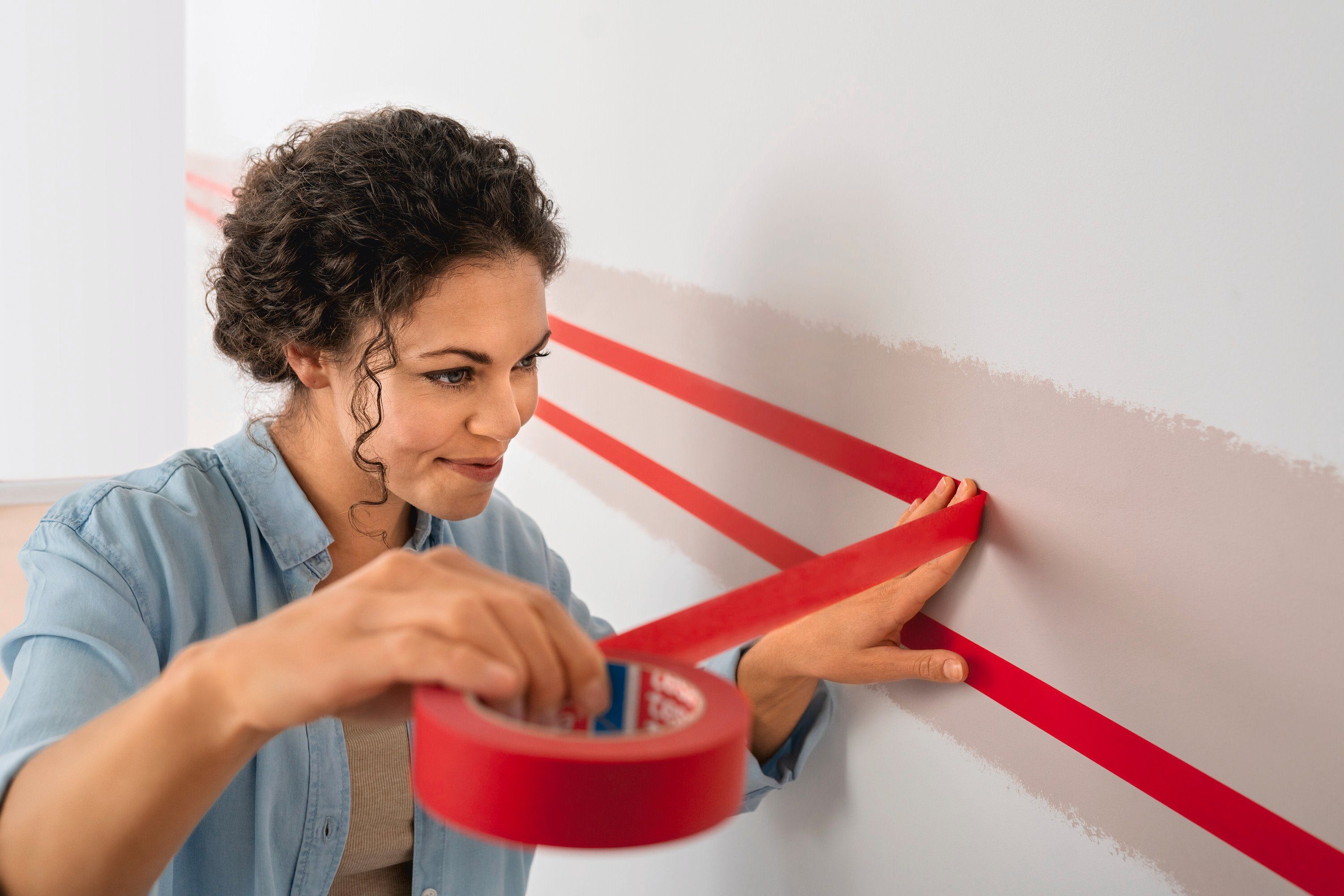 EXCELLENT (Packung, Malerkrepp Malerarbeiten im 50 für Innenbereich m für Abkleben 1-St) tesa mm rot sauberes 50 : - Malerband Kreppband -