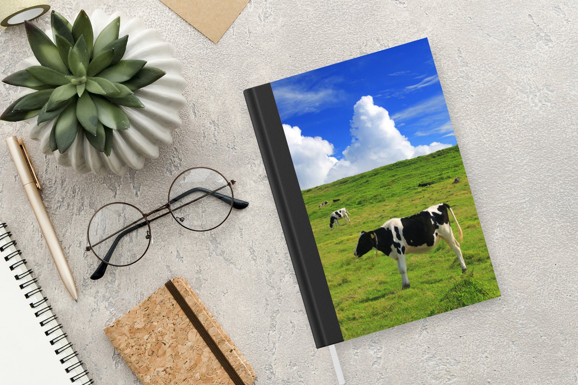 Notizheft, MuchoWow Notizbuch Seiten, 98 Nutztiere Gras, - Merkzettel, Haushaltsbuch Kühe Tagebuch, A5, Journal, -