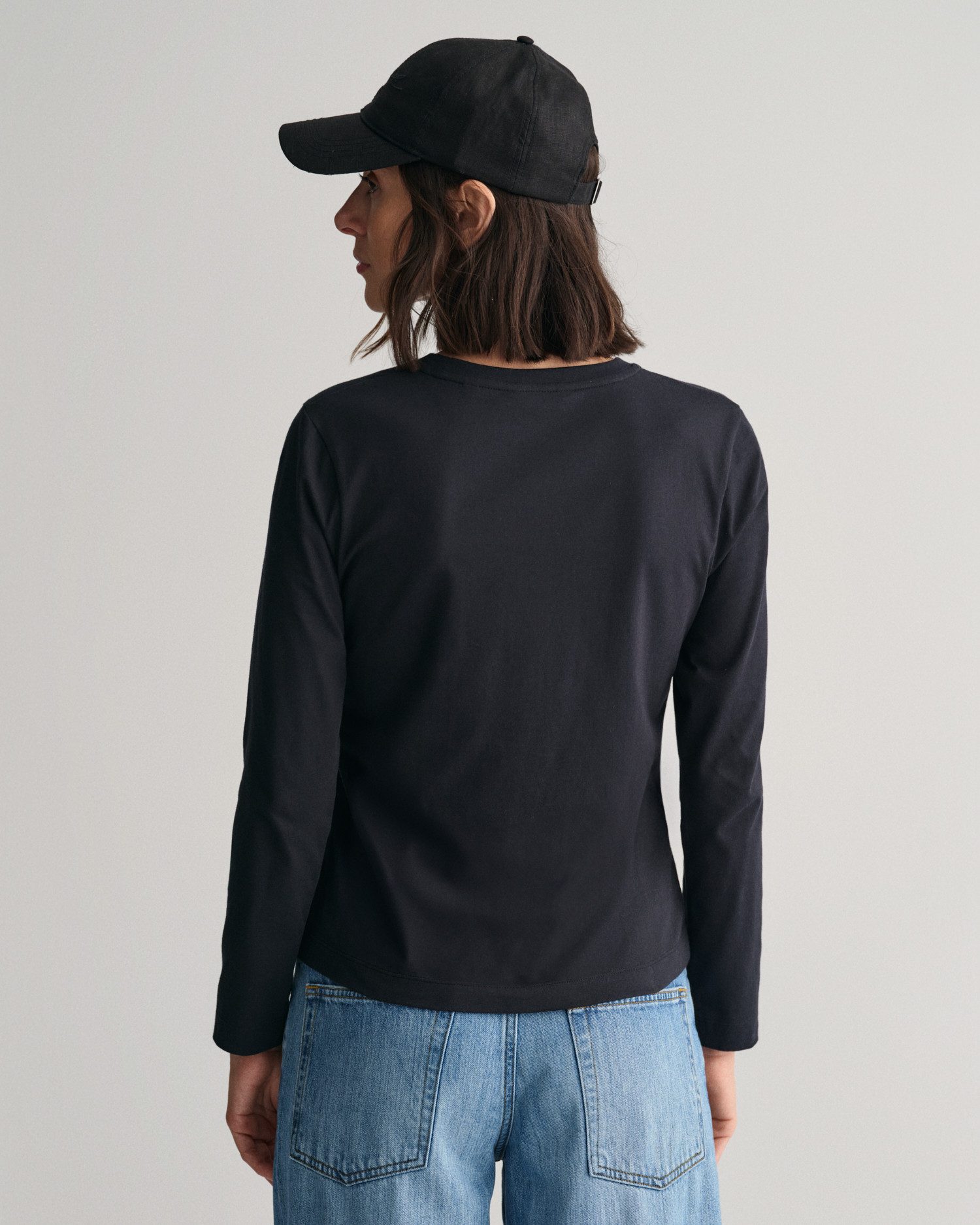 Gant Langarmshirt REG SHIELD LS T-SHIRT kleine Logostickerei auf der Brust