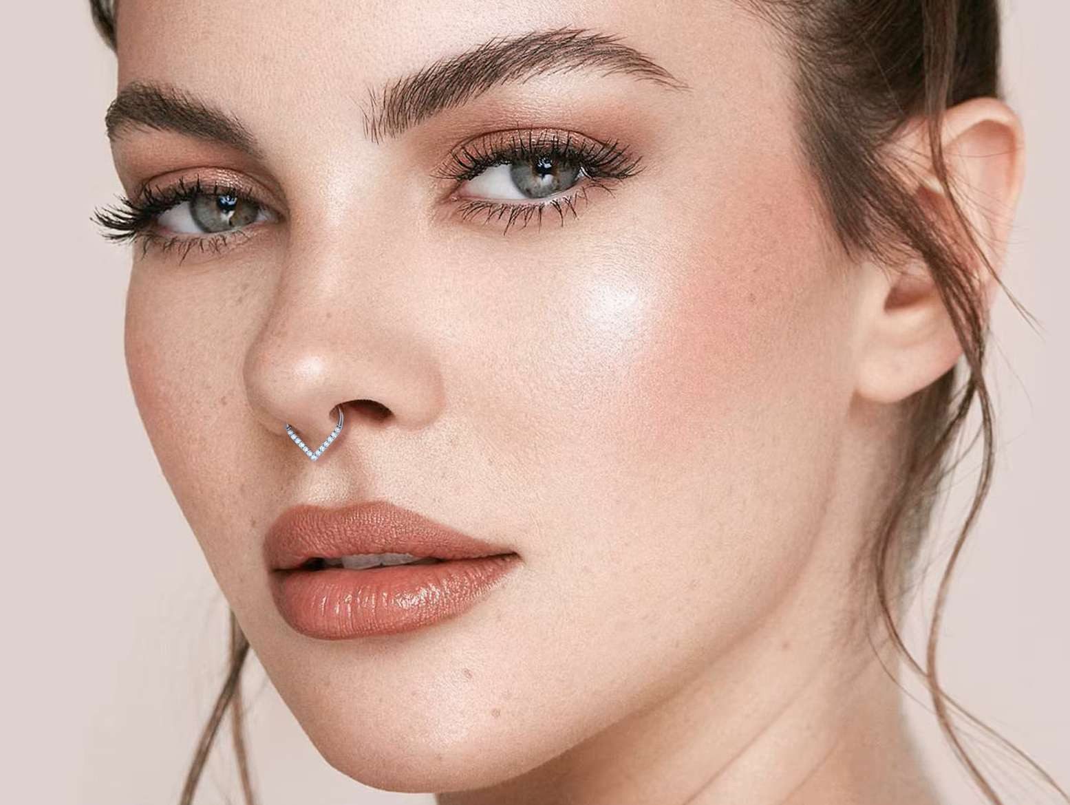 Taffstyle Nasenpiercing Titan G23 Septum Piercing Clicker Tragus Helix Tropfen Träne Kristalle (Eleganter Universal Clicker aus Titan G23 mit Glitzersteinen für das Ohr & Nase)