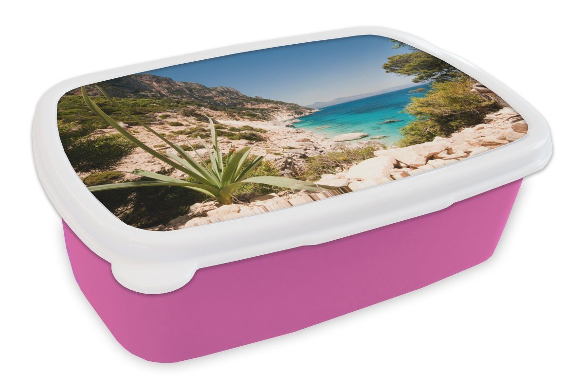 MuchoWow Lunchbox Der Blick auf die felsige Küste von Punta Goloritzé, Kunststoff, (2-tlg), Brotbox für Erwachsene, Brotdose Kinder, Snackbox, Mädchen, Kunststoff rosa