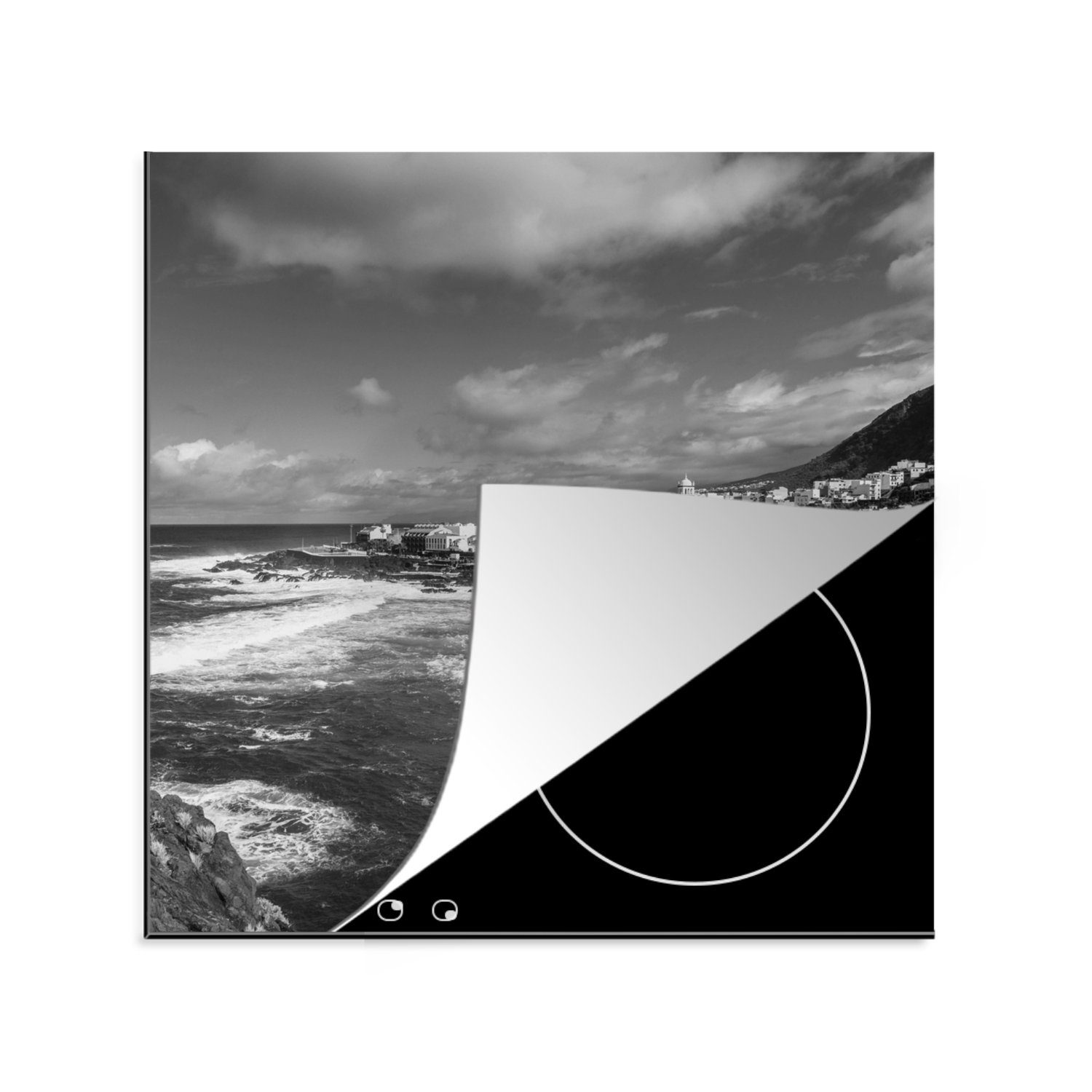 MuchoWow Herdblende-/Abdeckplatte Bild von Küstendorf Garchico, Teneriffa - Schwarz und weiß, Vinyl, (1 tlg), 78x78 cm, Ceranfeldabdeckung, Arbeitsplatte für küche