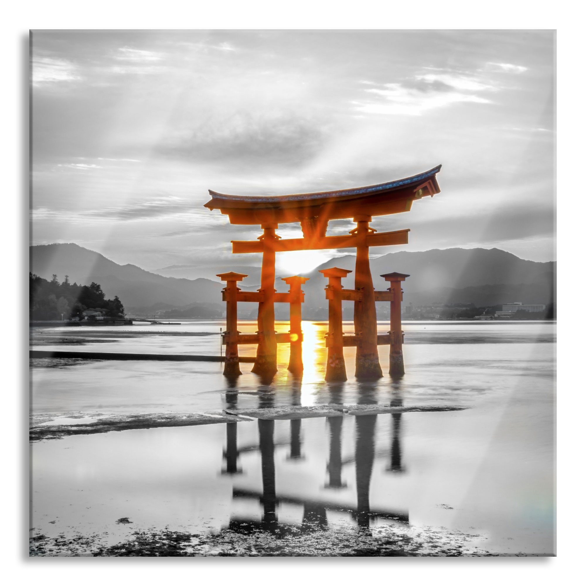 Pixxprint Glasbild schönes Torii in Miyajima, schönes Torii in Miyajima (1 St), Glasbild aus Echtglas, inkl. Aufhängungen und Abstandshalter