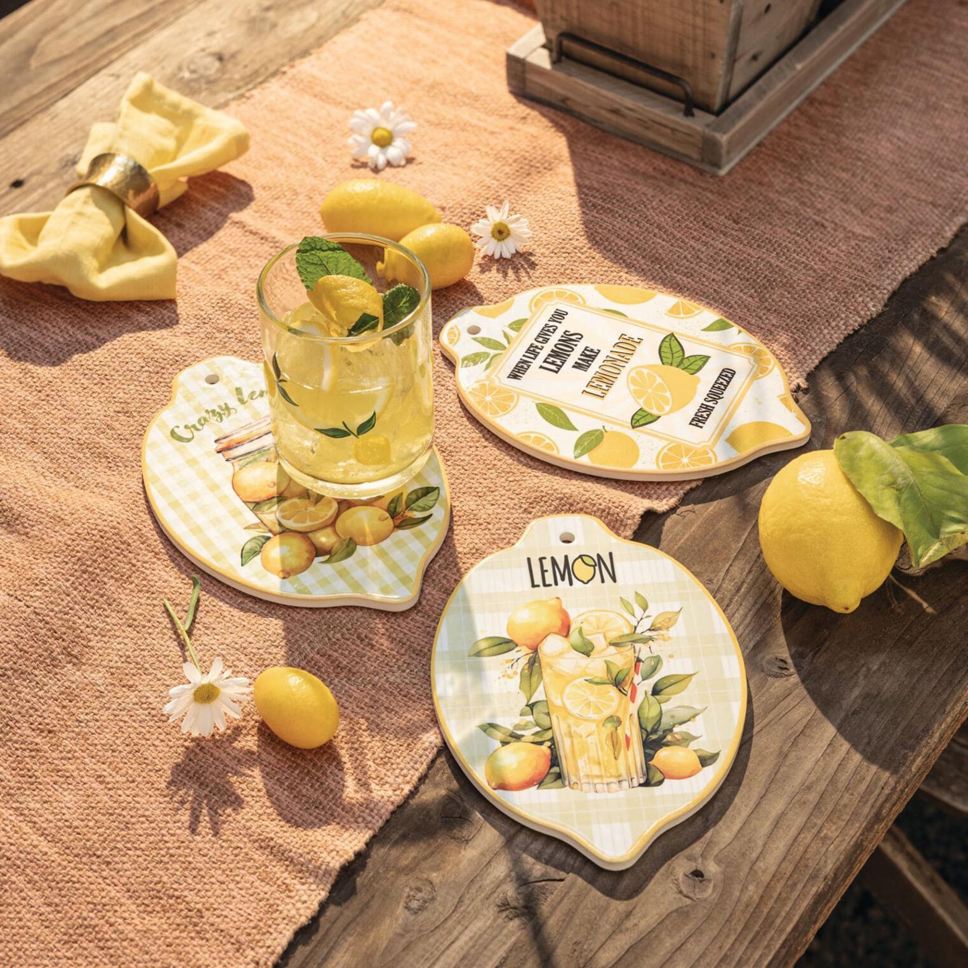 Dekoleidenschaft Wanddekoobjekt "Lemon" Porzellan Wanddeko glänzend, mediterrane Wandbilder Zitrone (3 St., im Set), Wanddekoration Küche 15x21 cm