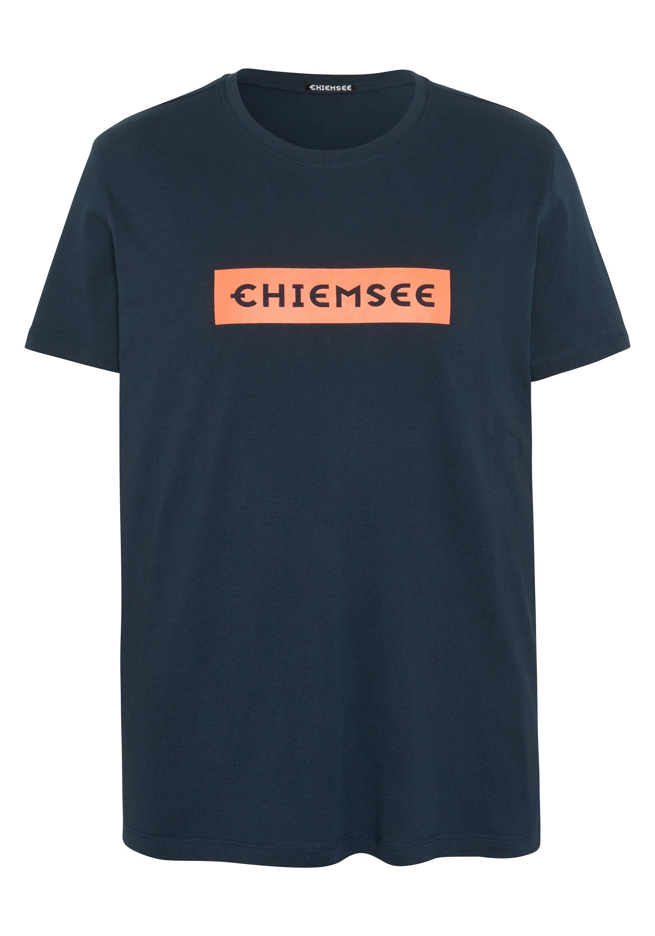 2024 offizieller Discounter Chiemsee Print-Shirt T-Shirt Eclipse 1 Total 19-4010 Label-Schriftzug mit
