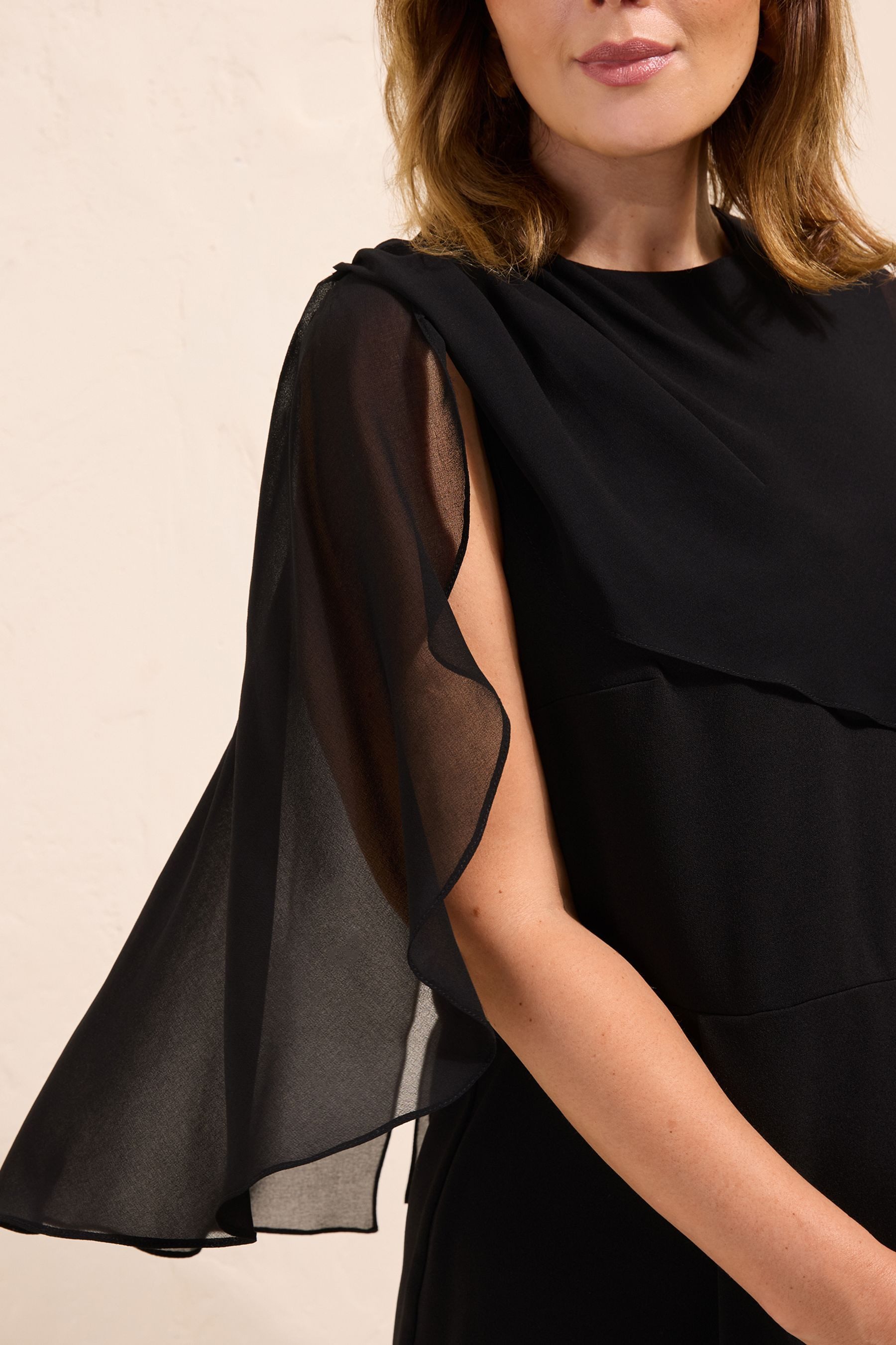 Friends Like These Jumpsuit Friends Like These Jumpsuit mit Cape-Ärmeln, Curve (1-tlg)