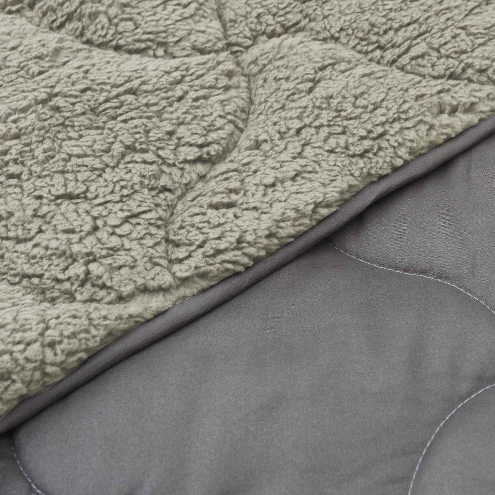 vidaXL Bett Ganzjahresbettdecke Gepolstert Hellgrau 135 x 200 cm (1-tlg) – Bild 5 von 5