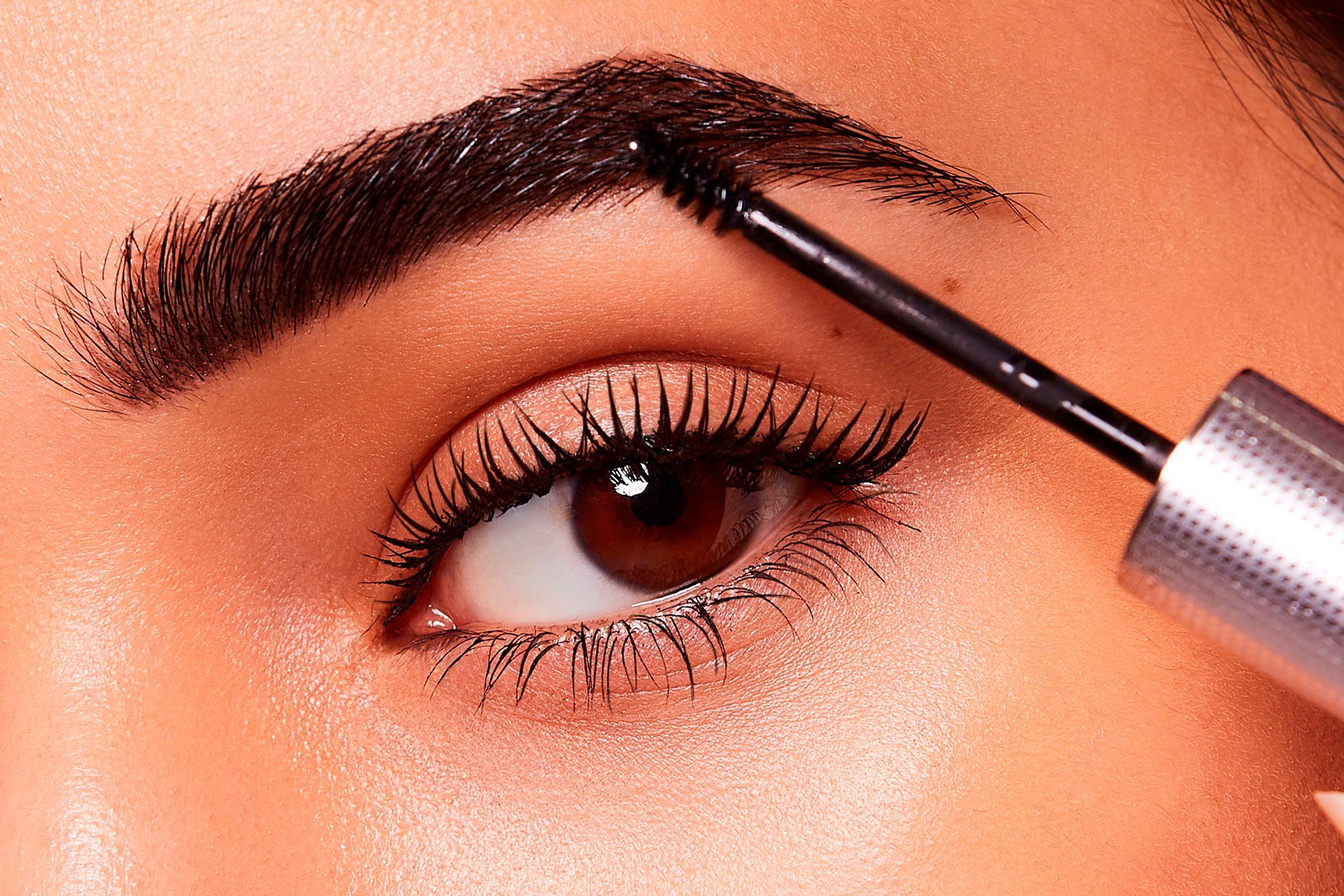 L'ORÉAL PARIS Augenbrauen-Kosmetika Unbelieva’Brow Longwear Mascara-Bürste, langanhaltend, Augen-Make-Up mit präziser Topcoat