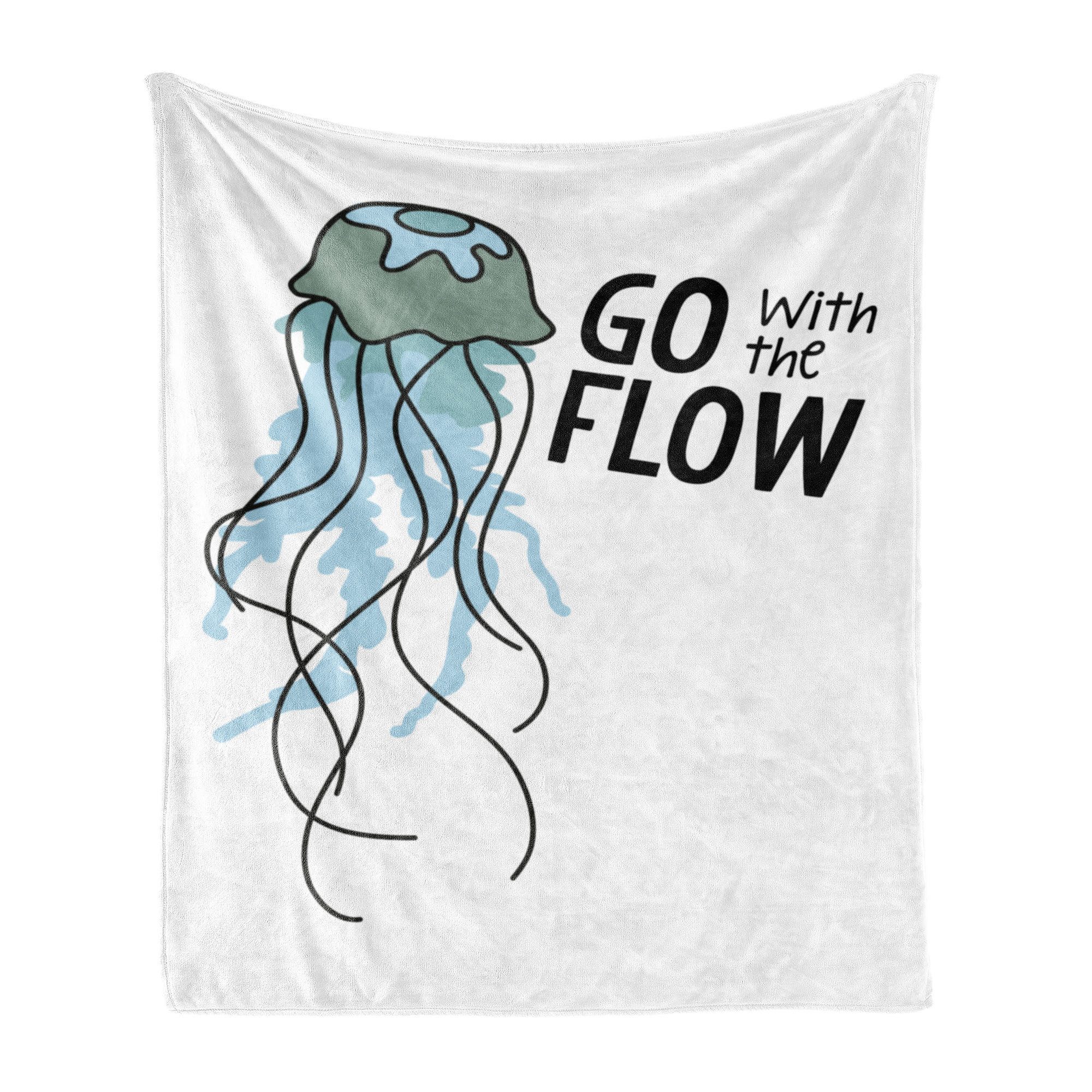 Wohndecke Gemütlicher Plüsch für den Innen- und Außenbereich, Abakuhaus, Qualle Gehen Sie mit dem Fluss Tiere. Reduzierter Preis € 30,99. Unverbindliche Preisempfehlung € 39,99