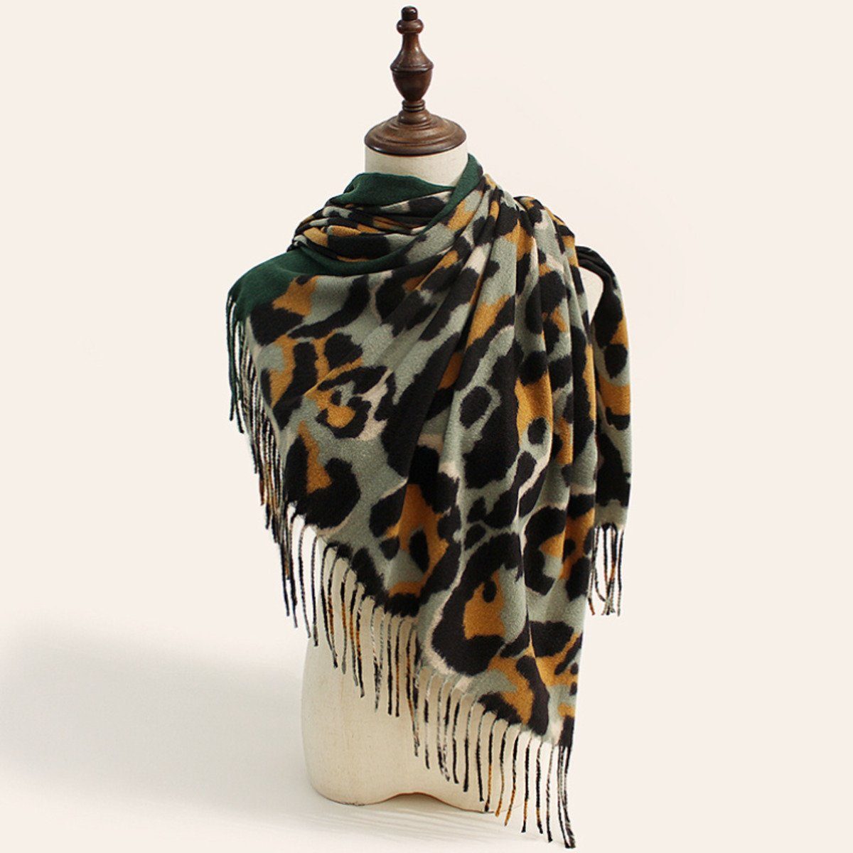Union Reisen Modeschal Warmer modischer Schal und (1-St) schwarz mit Quasten, vielseitiger