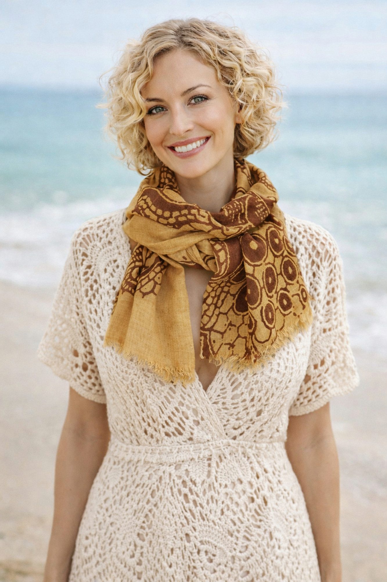 Ella Jonte Modeschal, leichter Baumwollschal in Braun mit floralem Blumenmuster