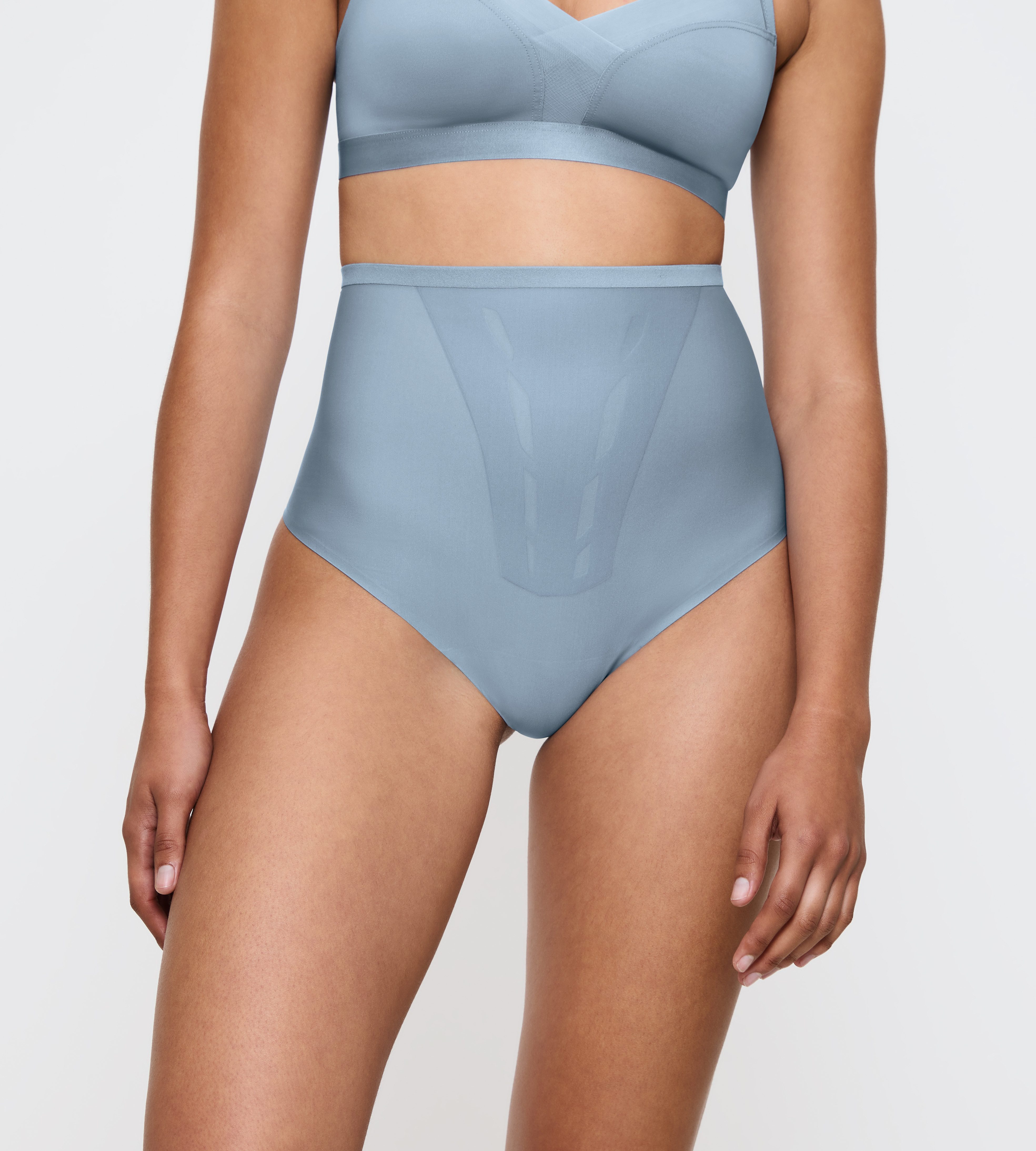 Triumph Shapingstring Shape Smart formend, leicht, nahtlos, elastisch, mit Power-Mesh-Zonen