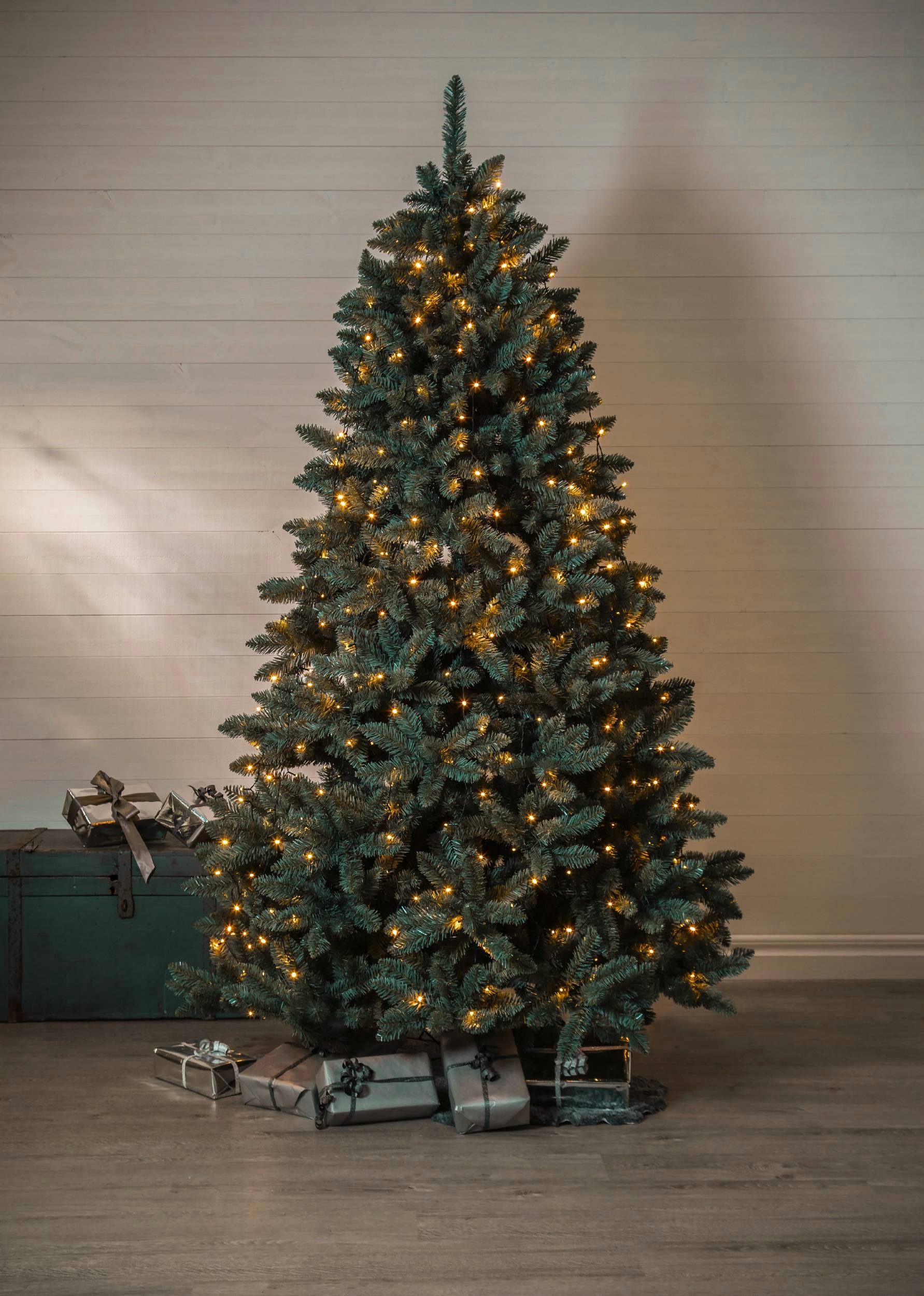 EGLO LED-Lichterkette GOLDEN WARM WHITE - Weihnachtsdeko - Beleuchtung - Winterdeko, 800-flammig, Lichterkette XXL, Außenbeleuchtung, extra-warmweiß, mit Kabel, 16 m