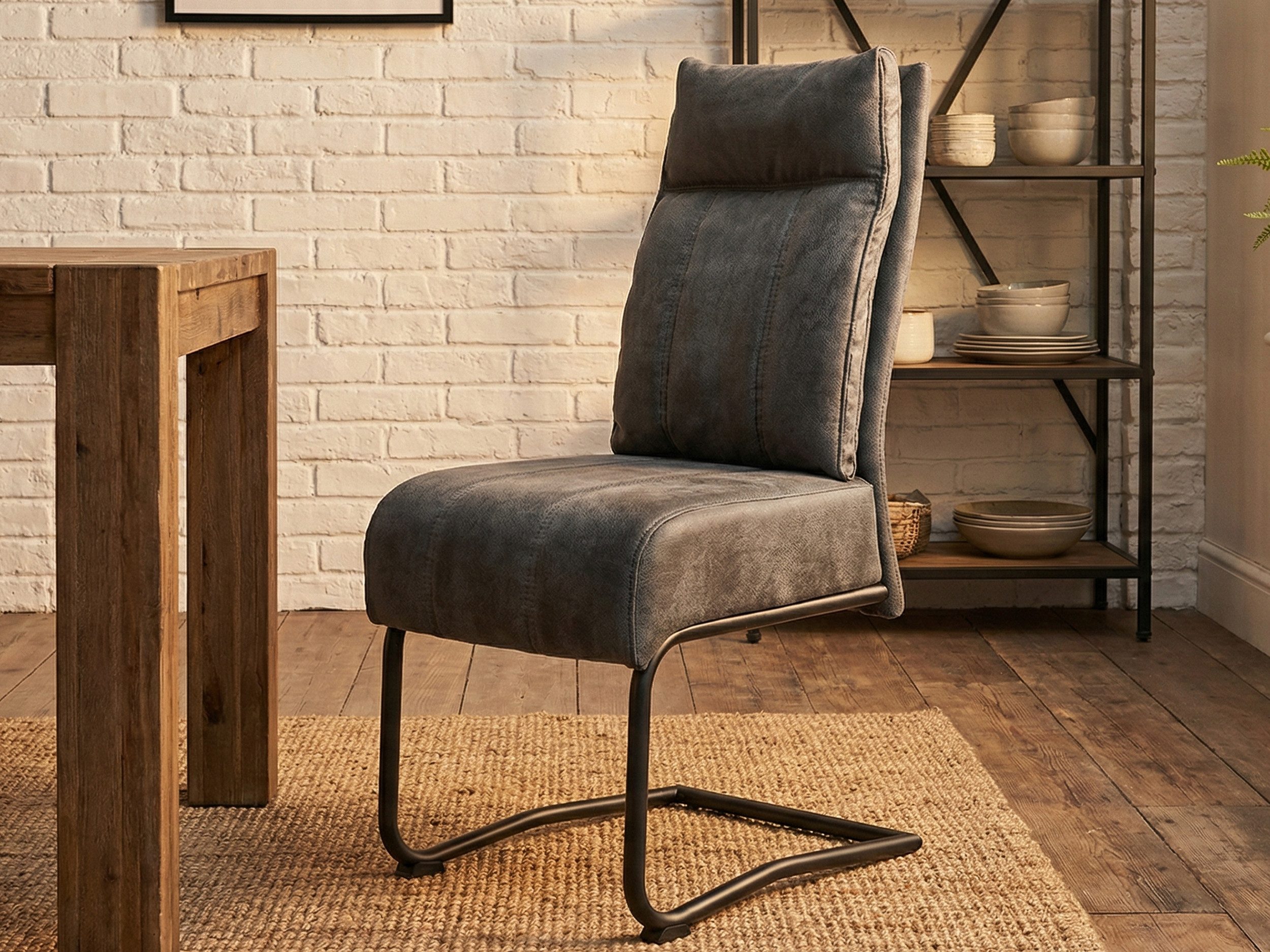 Massivart® Freischwinger mit Taschenfederkern, Microfaser Antiklook, Esszimmerstuhl, »Azul«, praktischer Griff am Rücken · Metallgestell schwarz matt