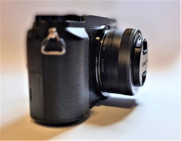 Panasonic Lumix GX80 + 14-42 mm OIS schwarz Kompaktkamera