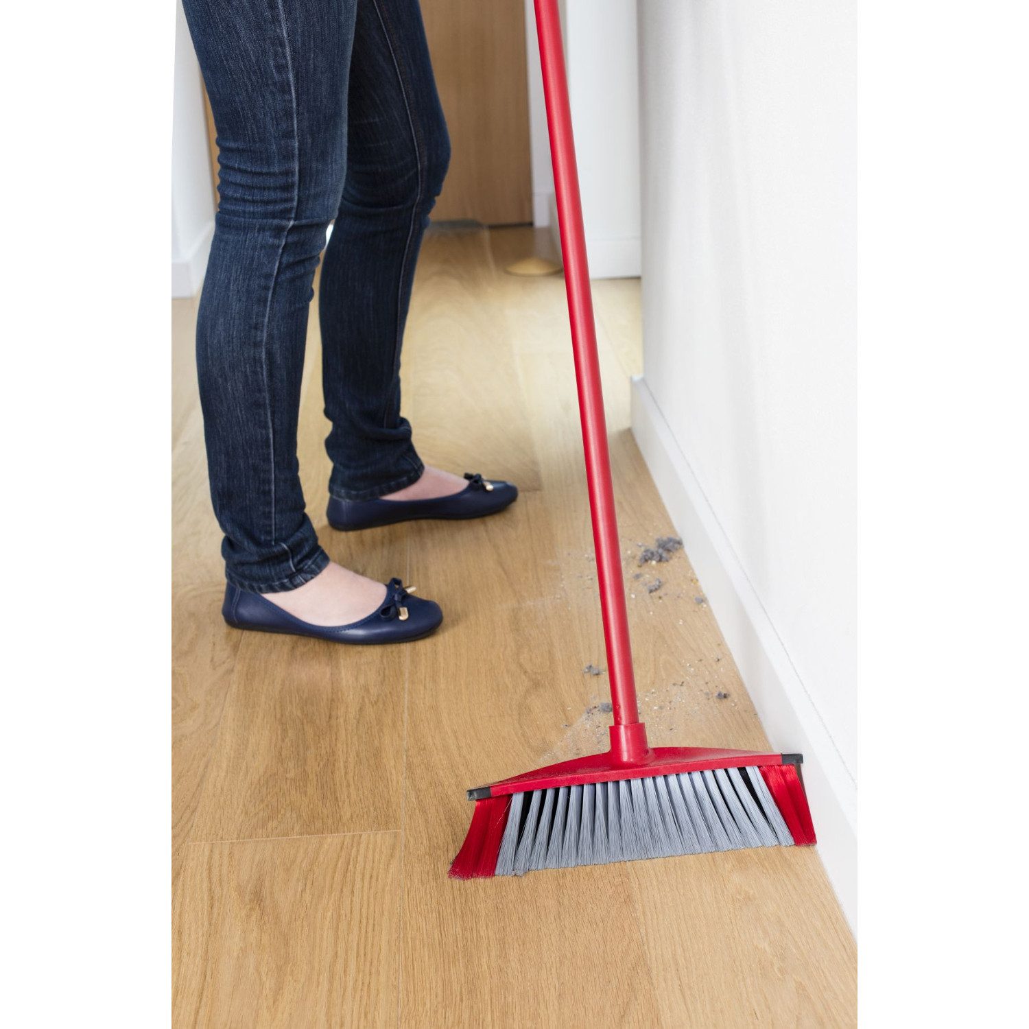 Vileda Staubbesen 3Action 3in1 Bürste + 3Action Bürsten-Nachfüllpackung, Kehrbürste 2 Nachfüllpackung Stick