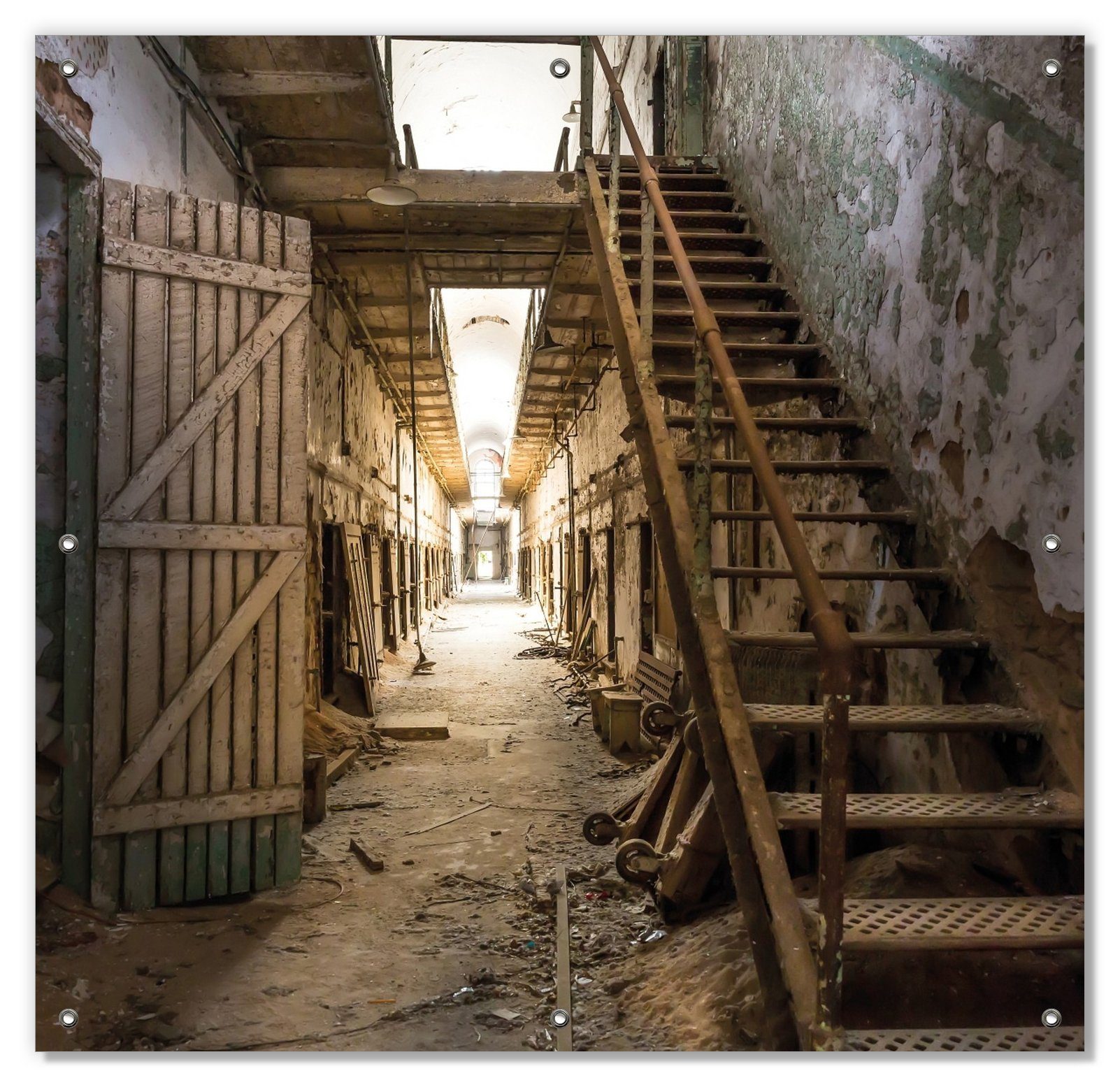 Sonnenschutz Leuchtender Gang in altem verlassenen Gefängnis, Wallario, blickdicht, mit Saugnäpfen, wiederablösbar und wiederverwendbar