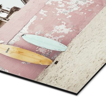 Posterlounge Alu-Dibond-Druck Sisi And Seb, Surfbretter am Strandhaus, Wohnzimmer Skandinavisch Fotografie