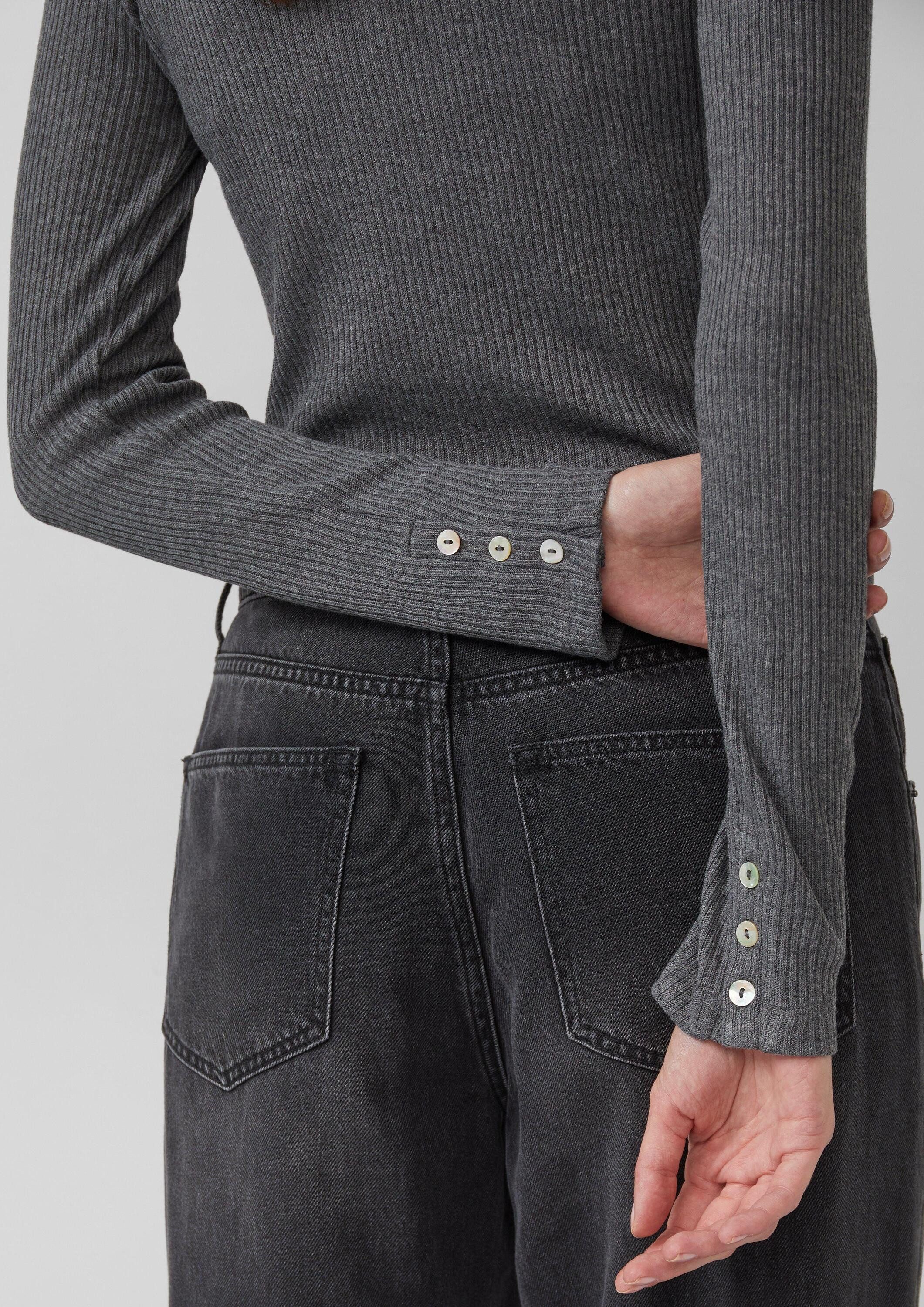 s.Oliver Langarmshirt T-Shirt Geripptes Langarmshirt mit Knopf-Detail am Arm