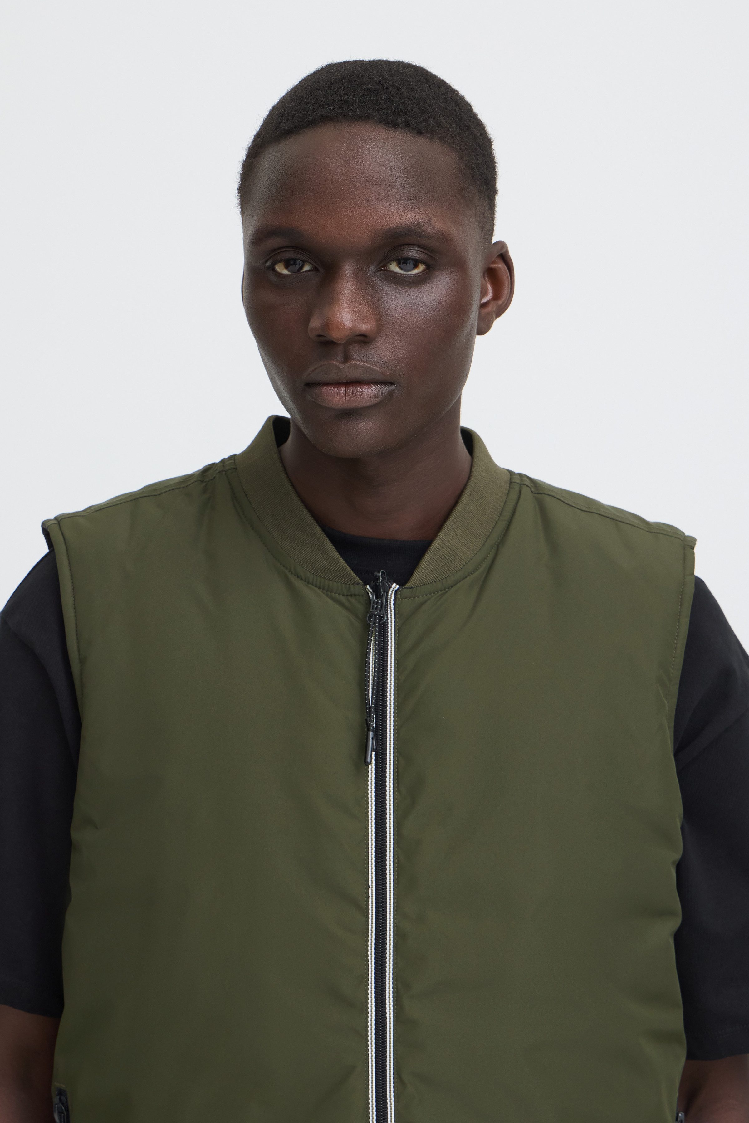 Blend Steppweste BHELWAT REVERSIBLE VEST. Kunstfaser, regular fit